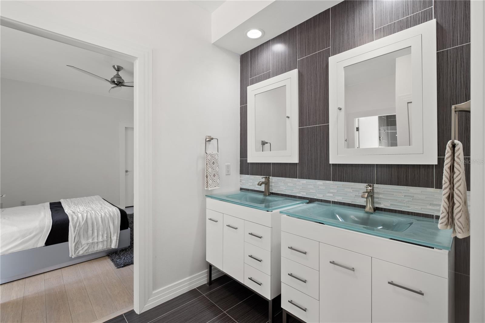 O6315245 Property Photo