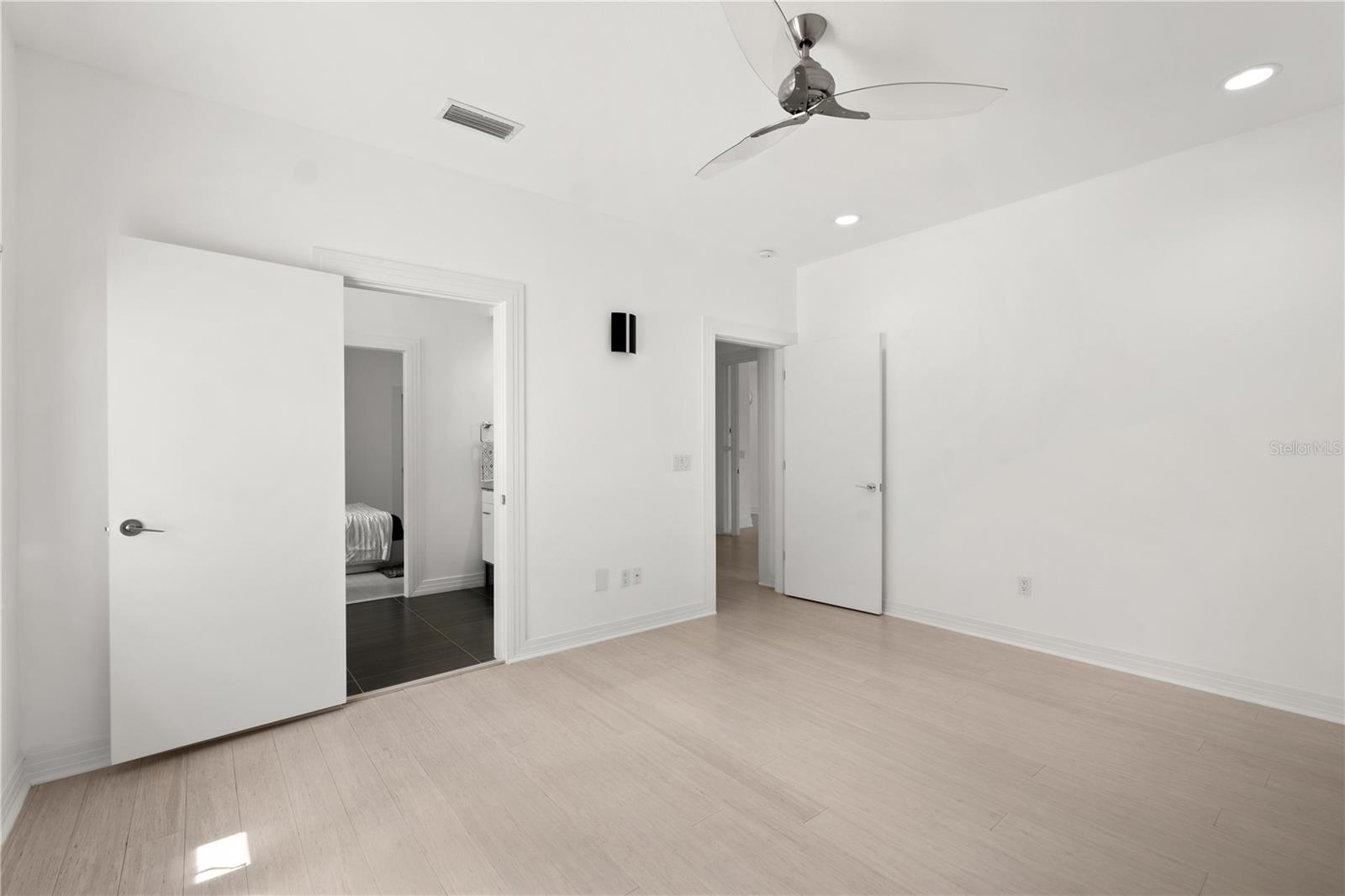 O6315245 Property Photo