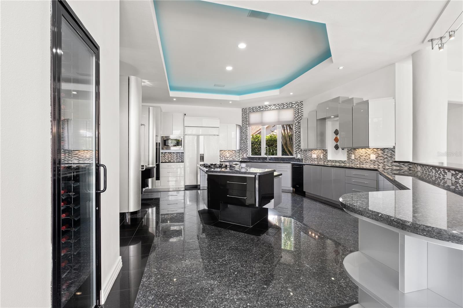 O6315245 Property Photo