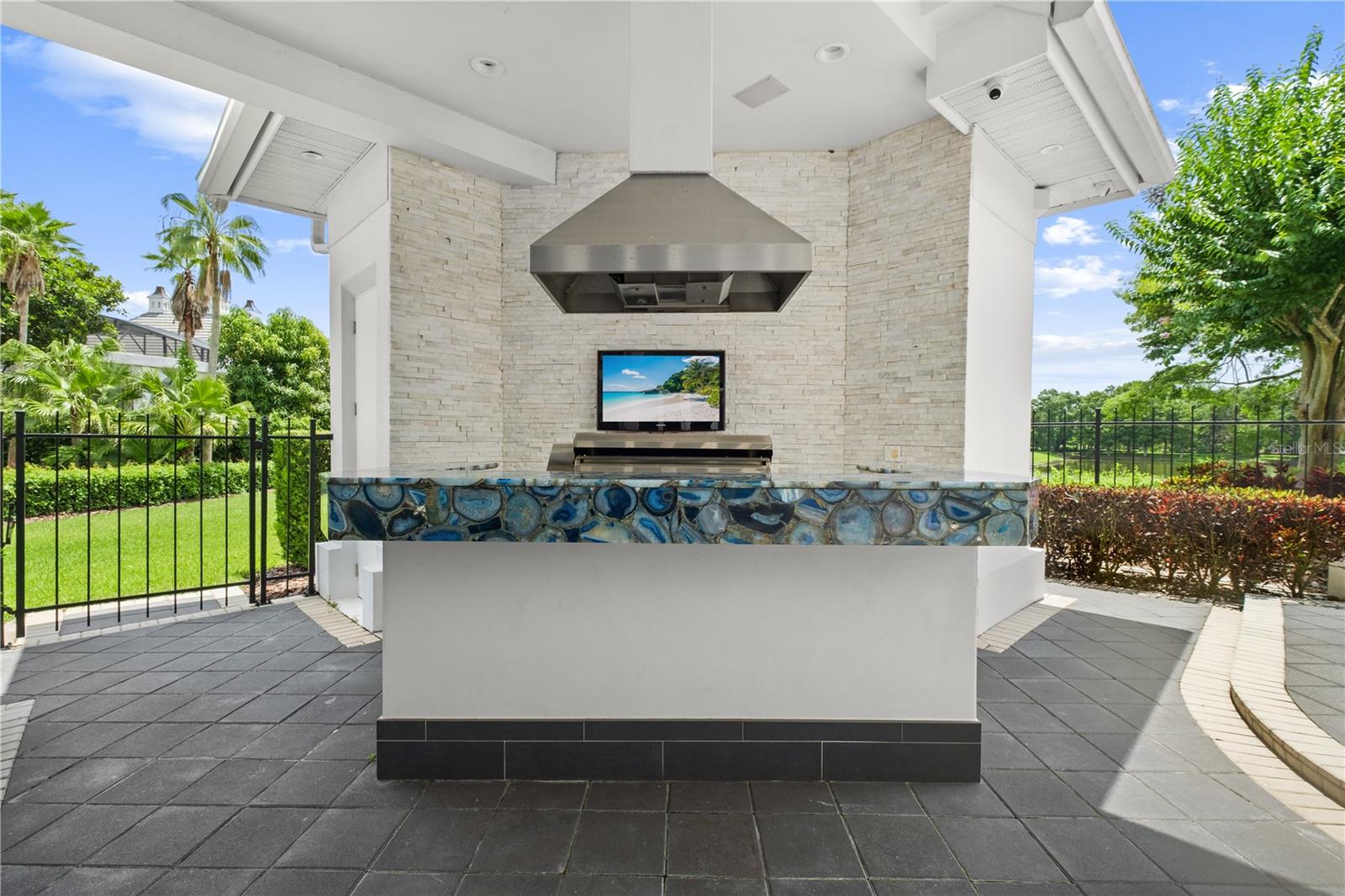 O6315245 Property Photo