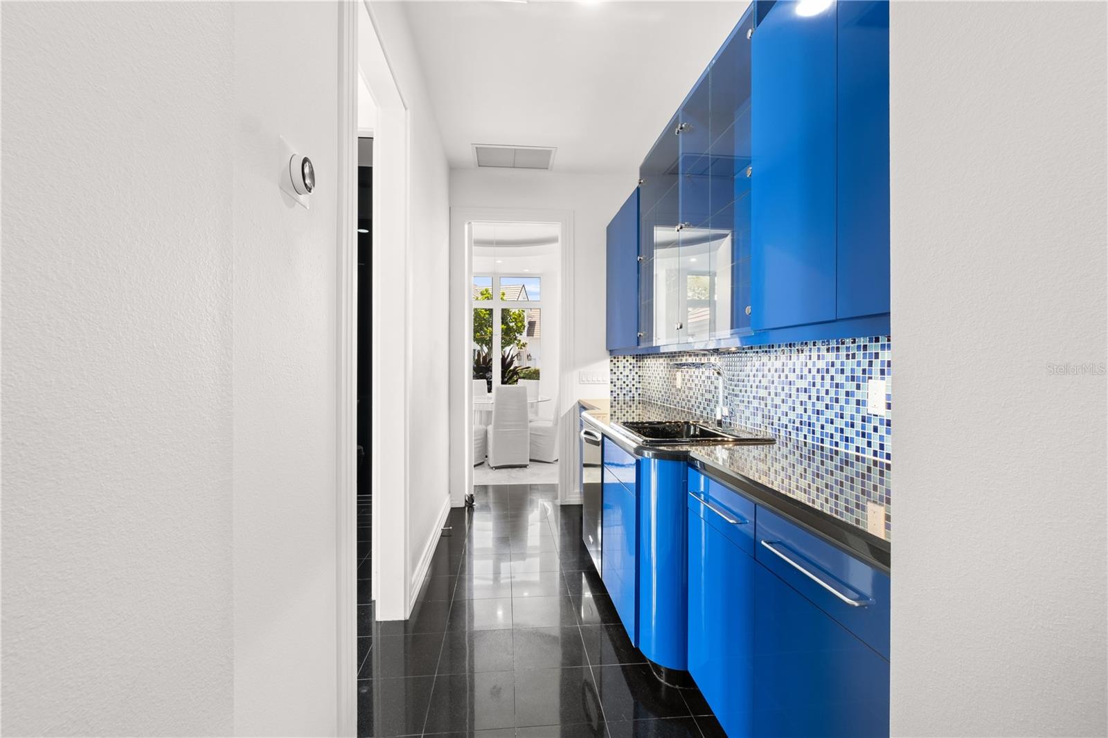 O6315245 Property Photo