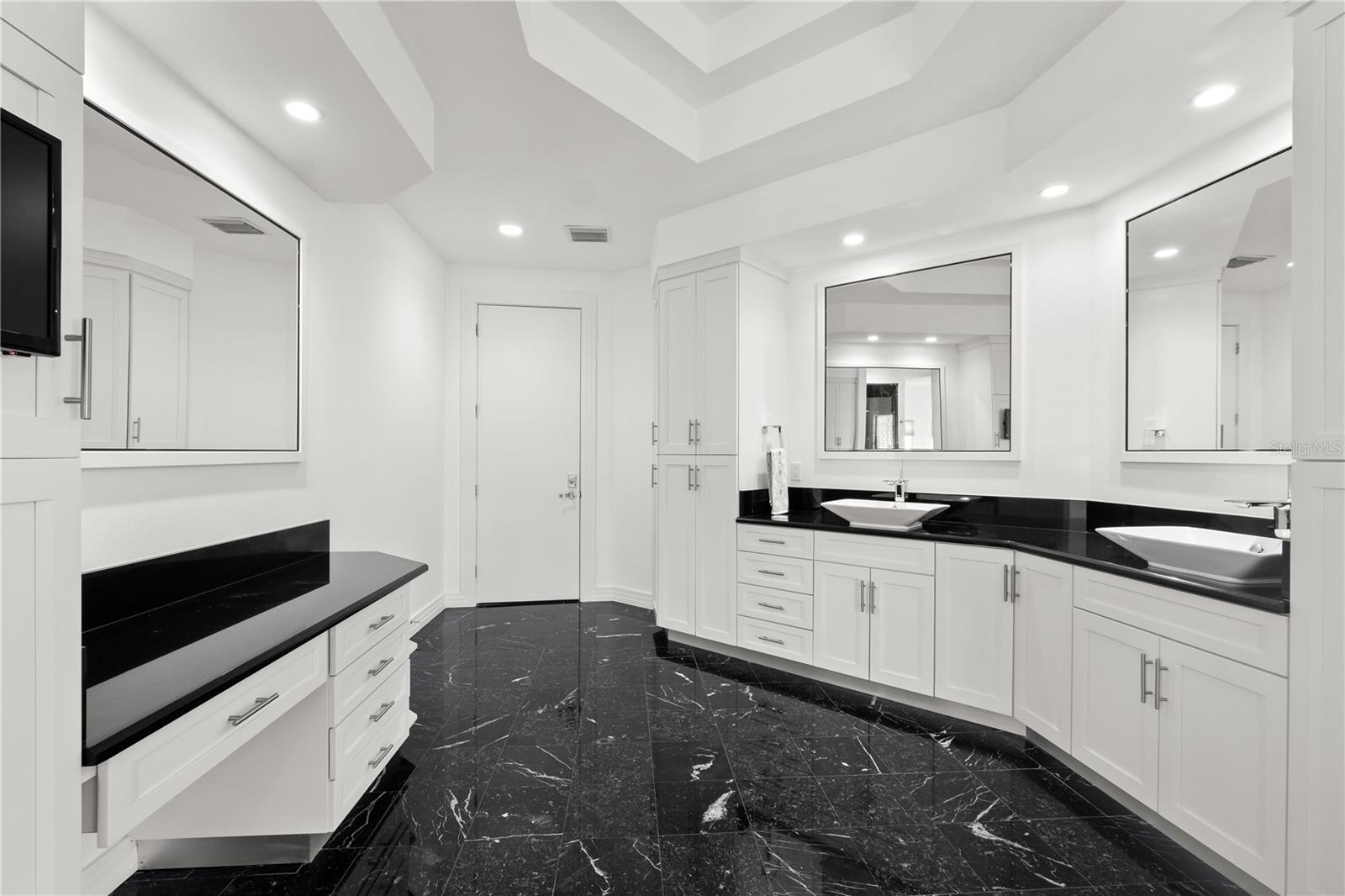 O6315245 Property Photo