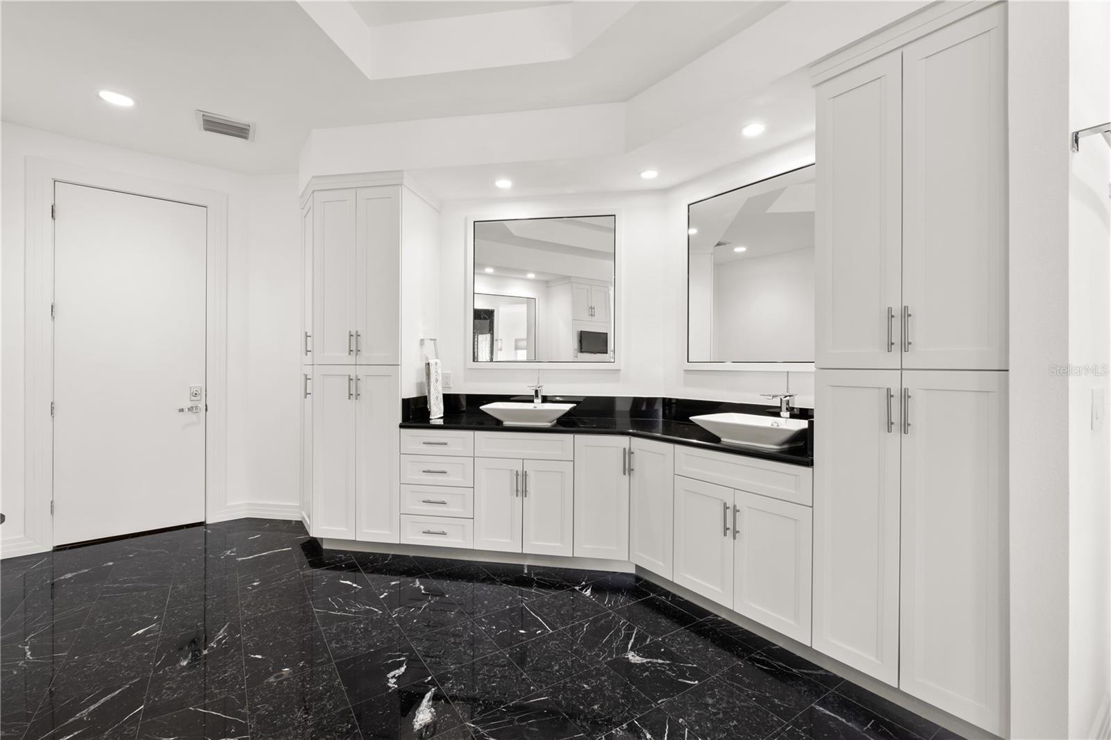 O6315245 Property Photo