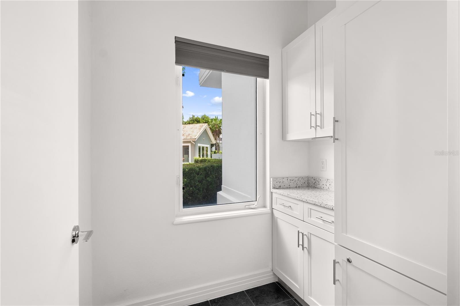 O6315245 Property Photo