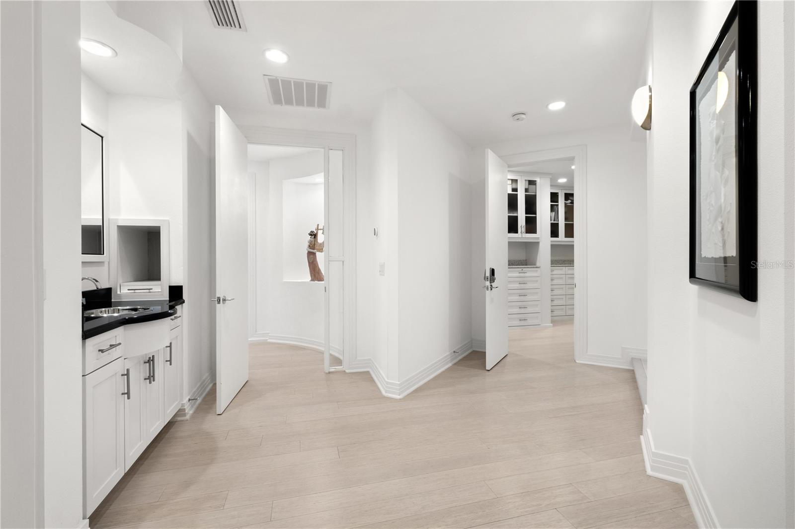 O6315245 Property Photo