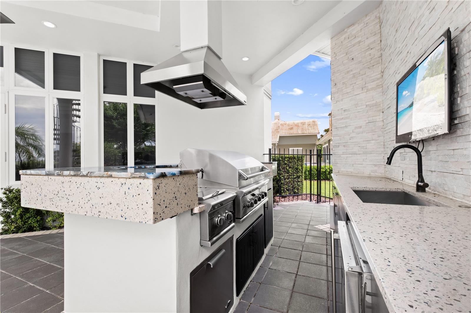 O6315245 Property Photo