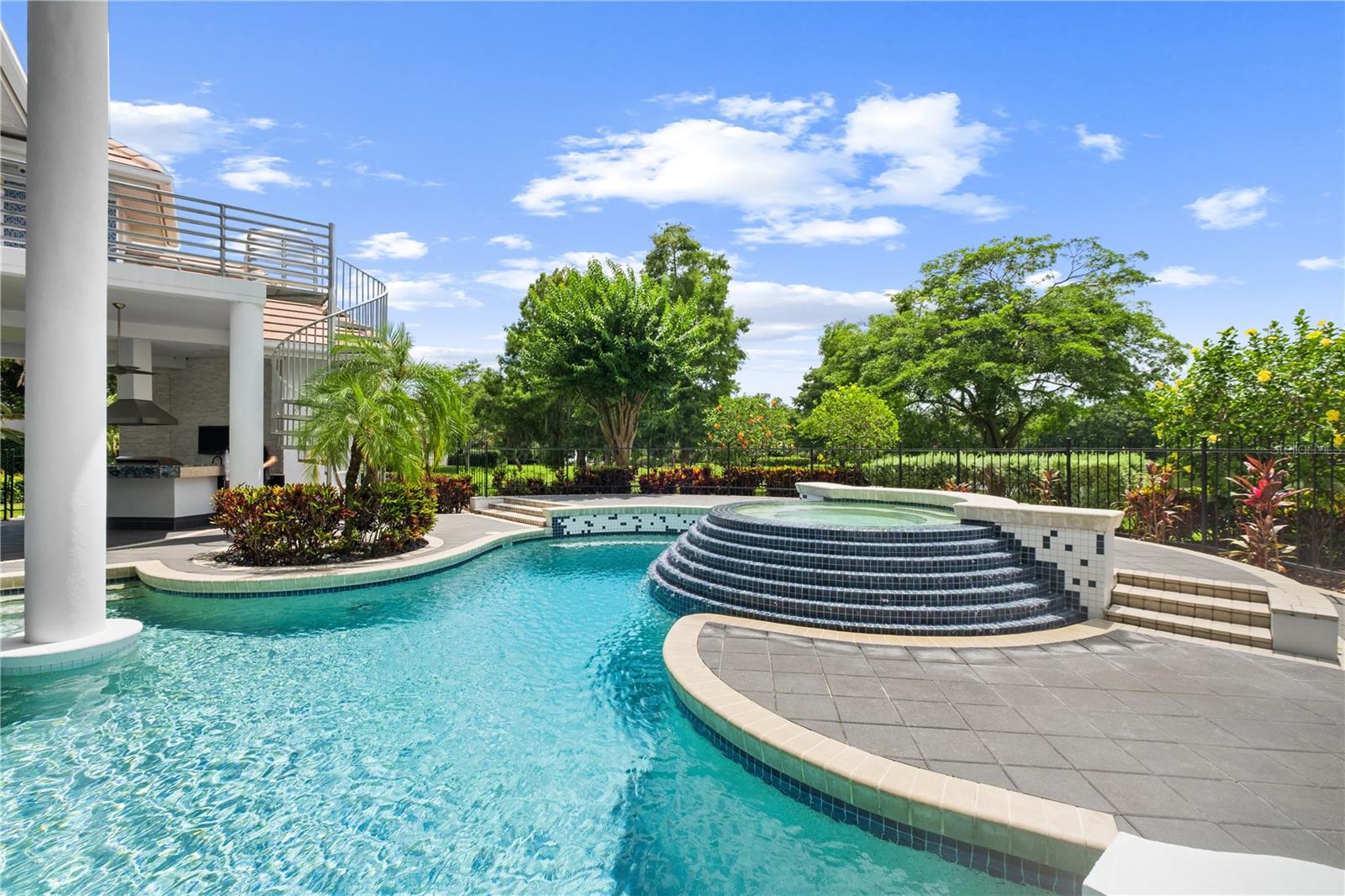 O6315245 Property Photo