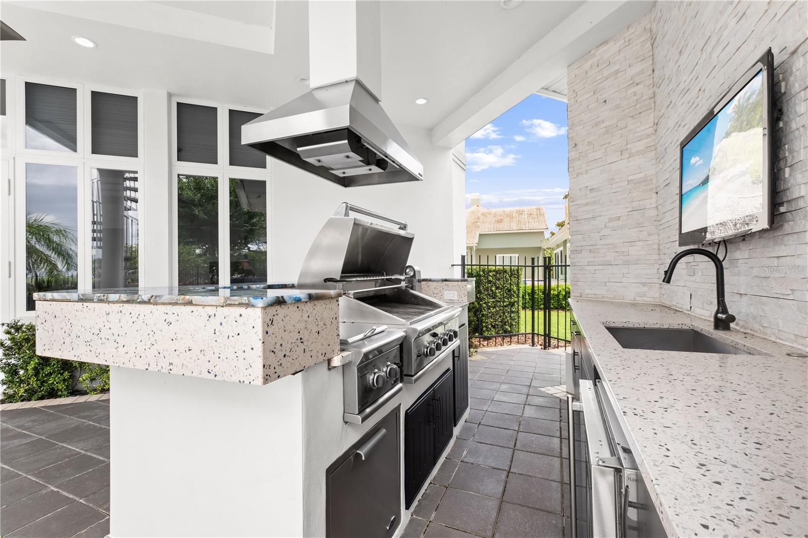 O6315245 Property Photo