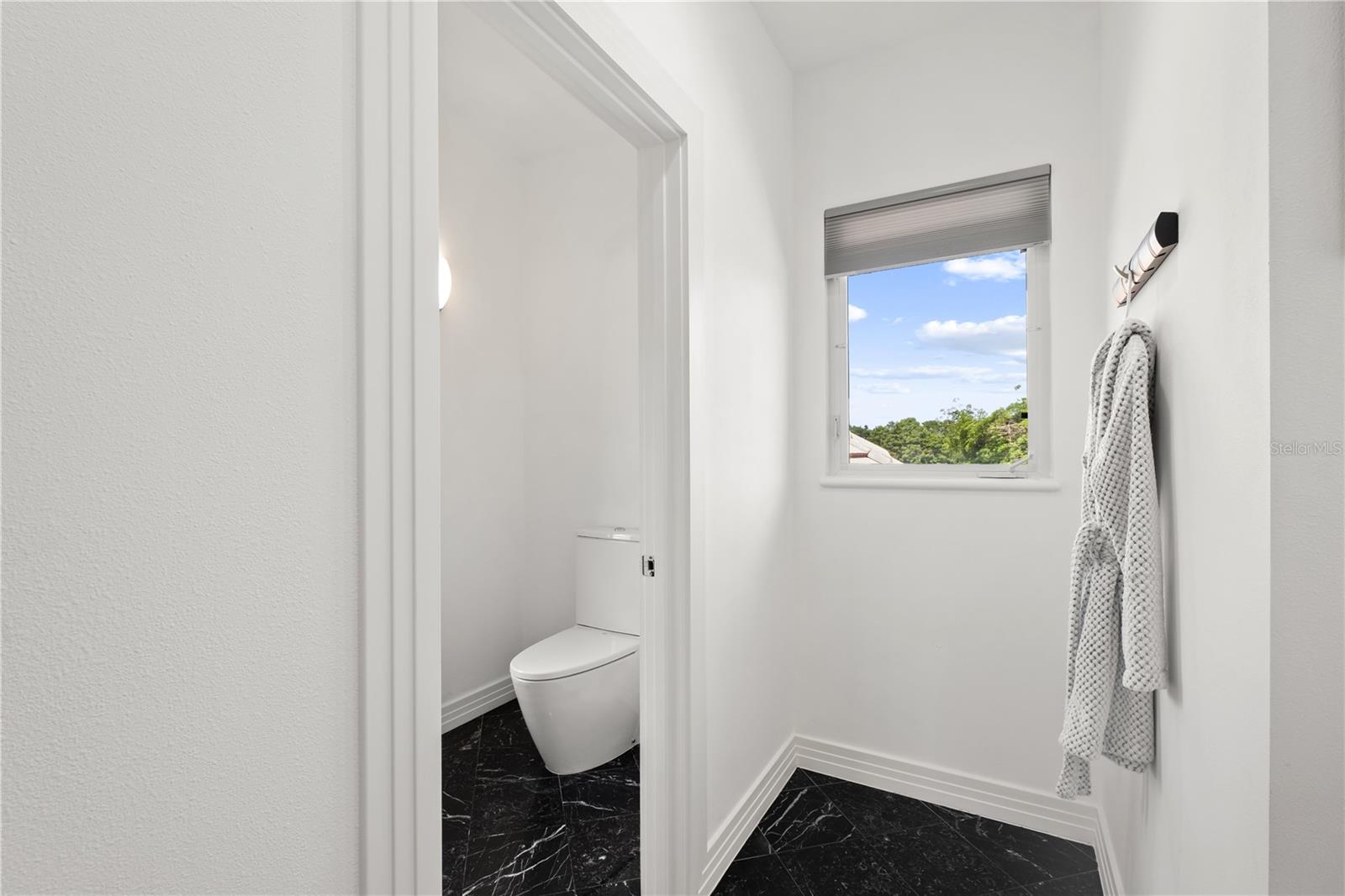 O6315245 Property Photo