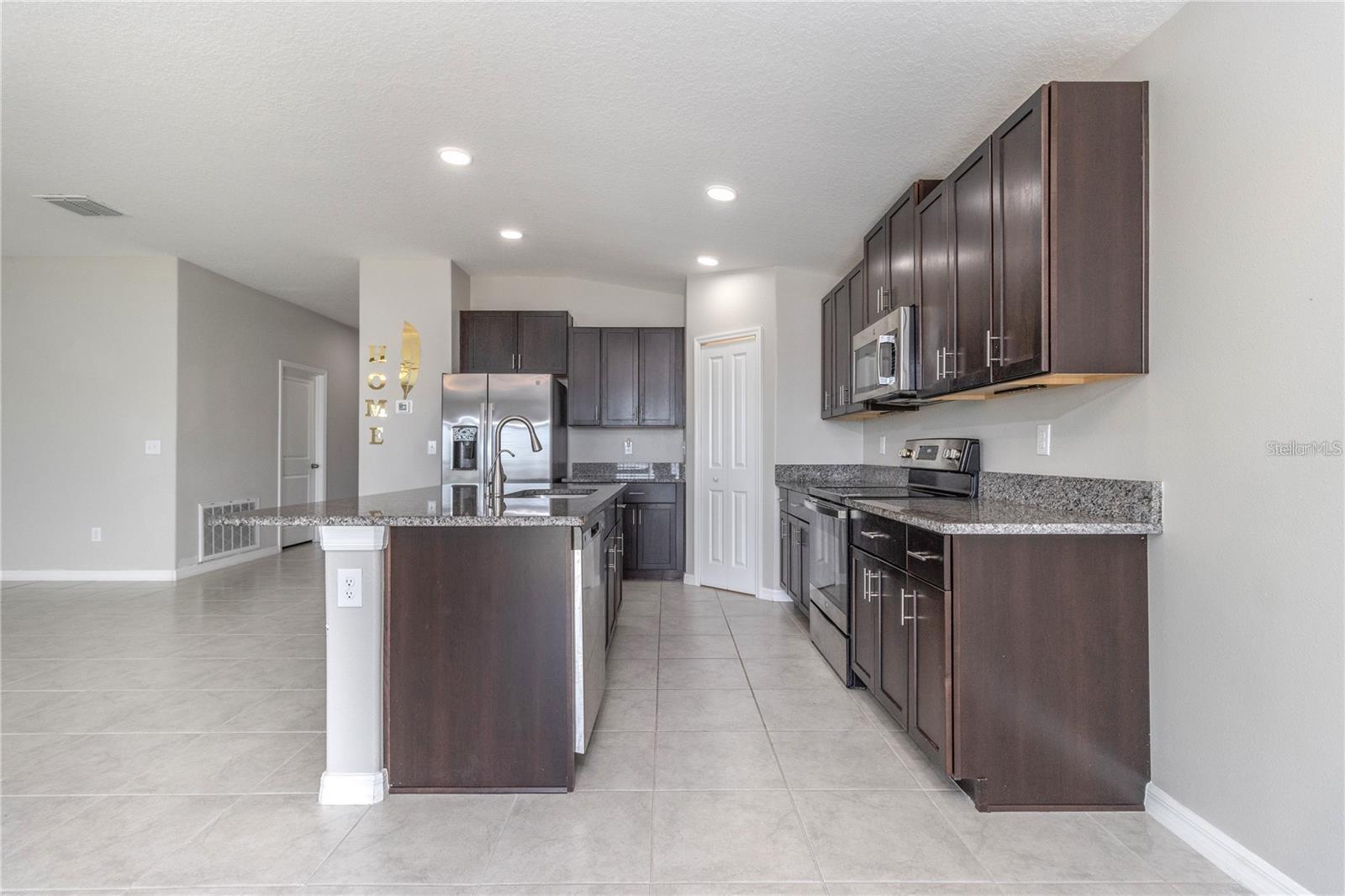 1020 ANCHOR BEND DR, RUSKIN, FL, 33570