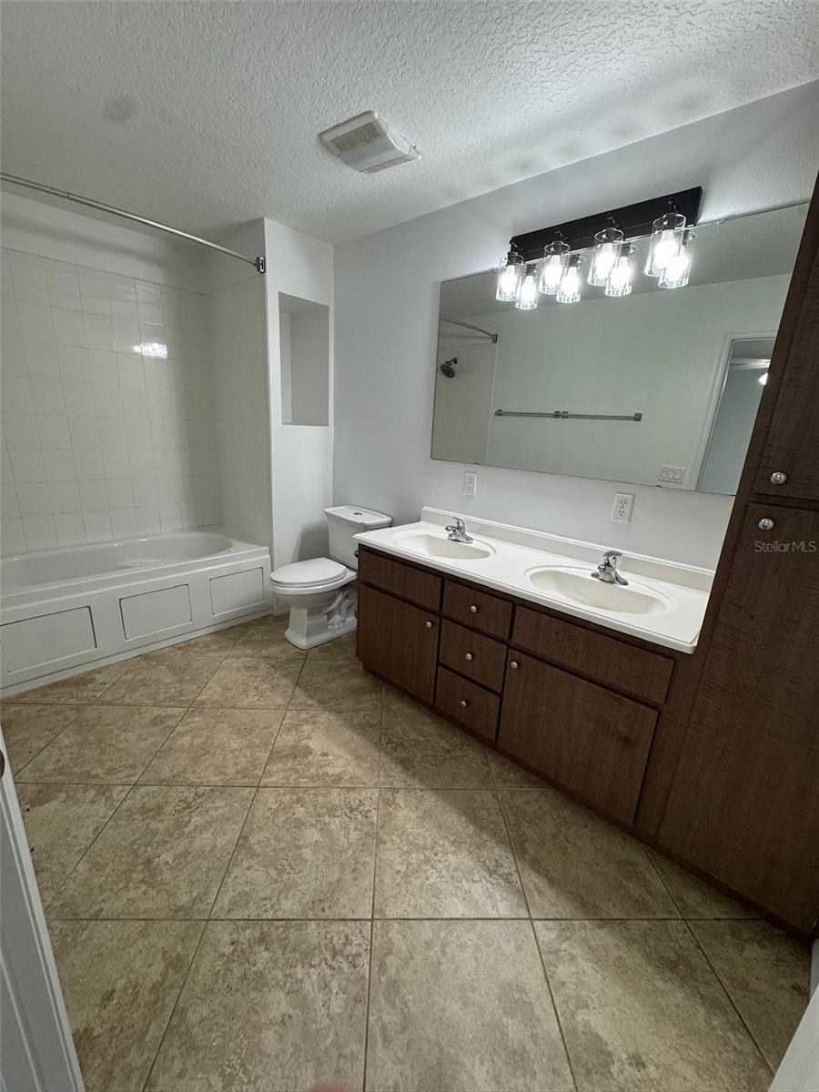 2963-2963 WALNUT CT, LEESBURG, FL, 34748