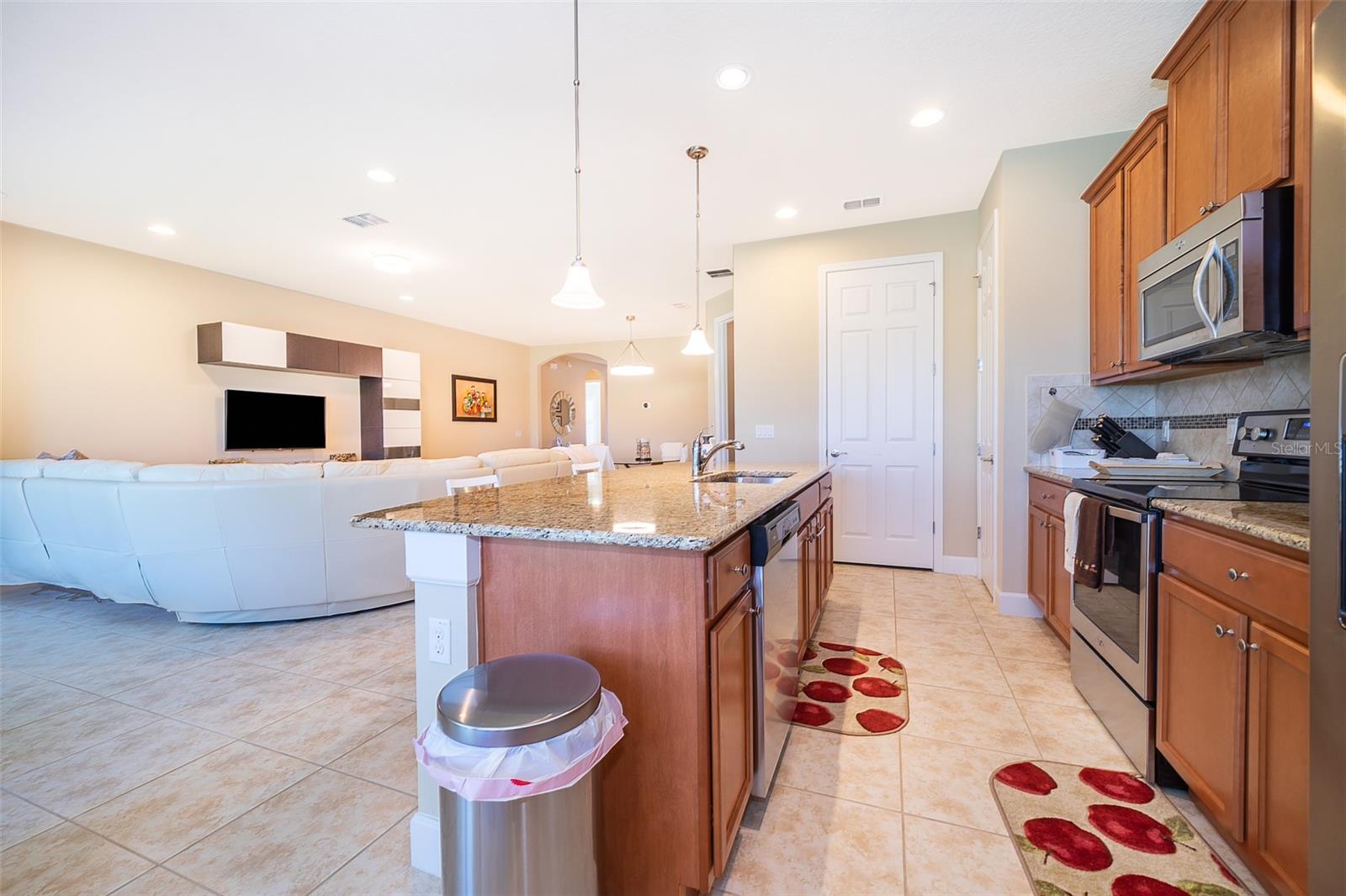 11918 AUTUMN FERN LN, ORLANDO, FL, 32827