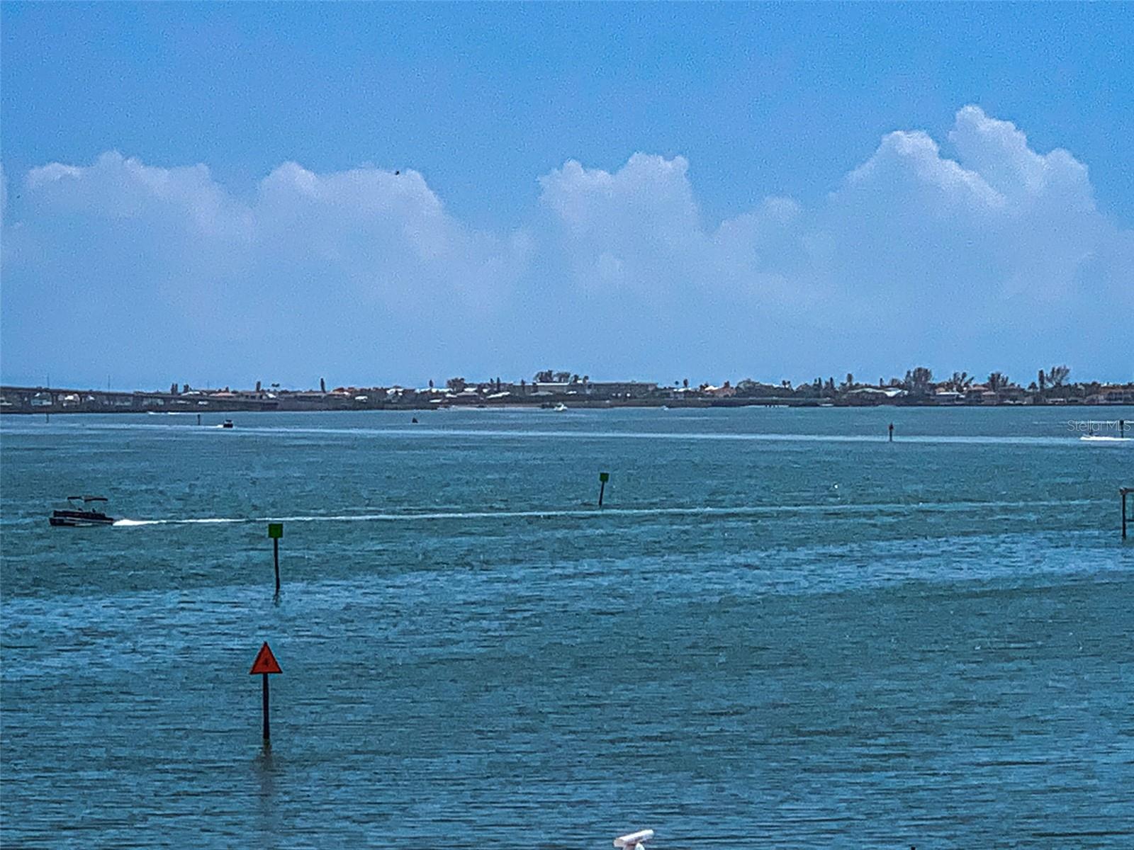 1 SEASIDE LN #302, BELLEAIR, FL, 33756