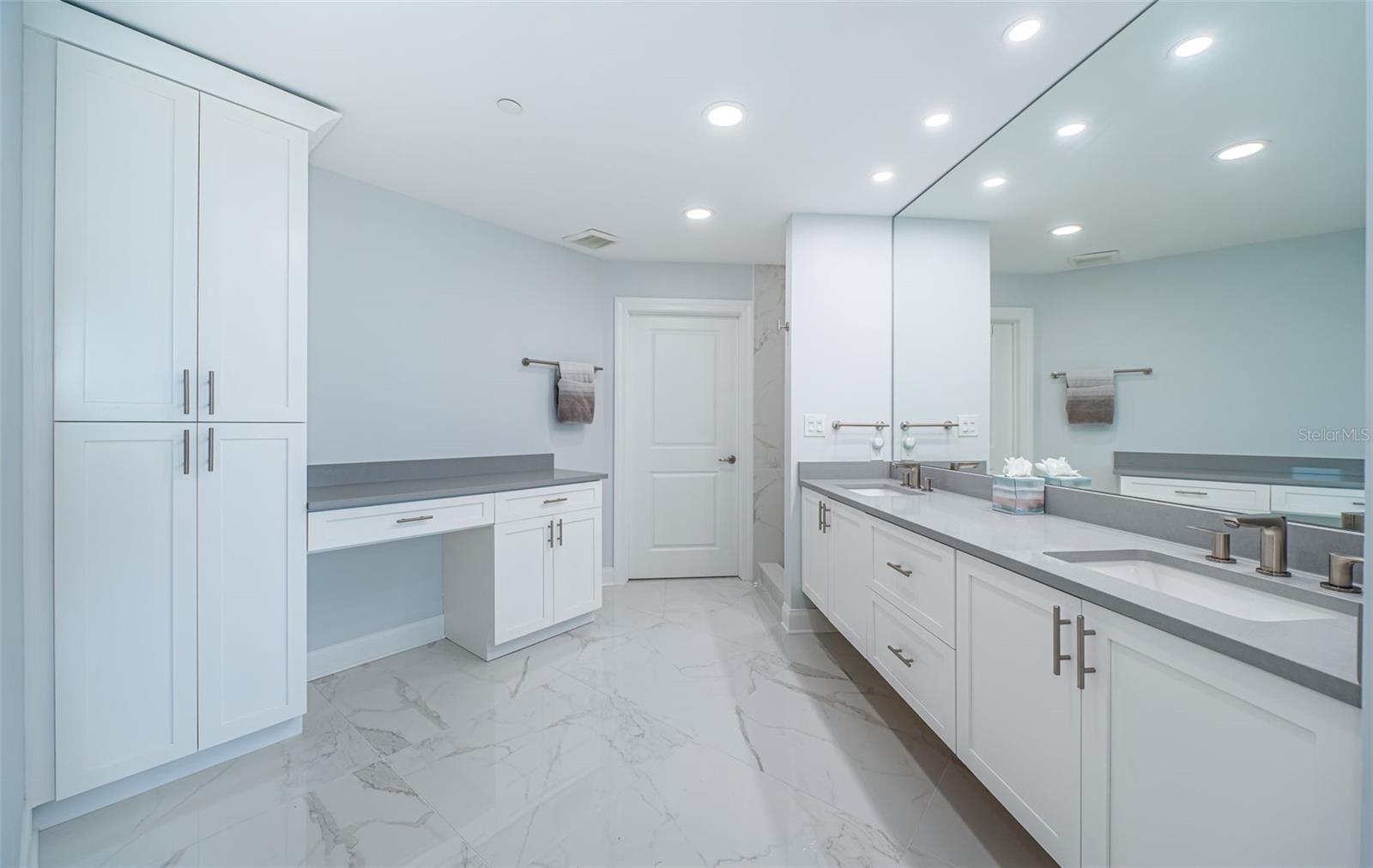 1 SEASIDE LN #302, BELLEAIR, FL, 33756