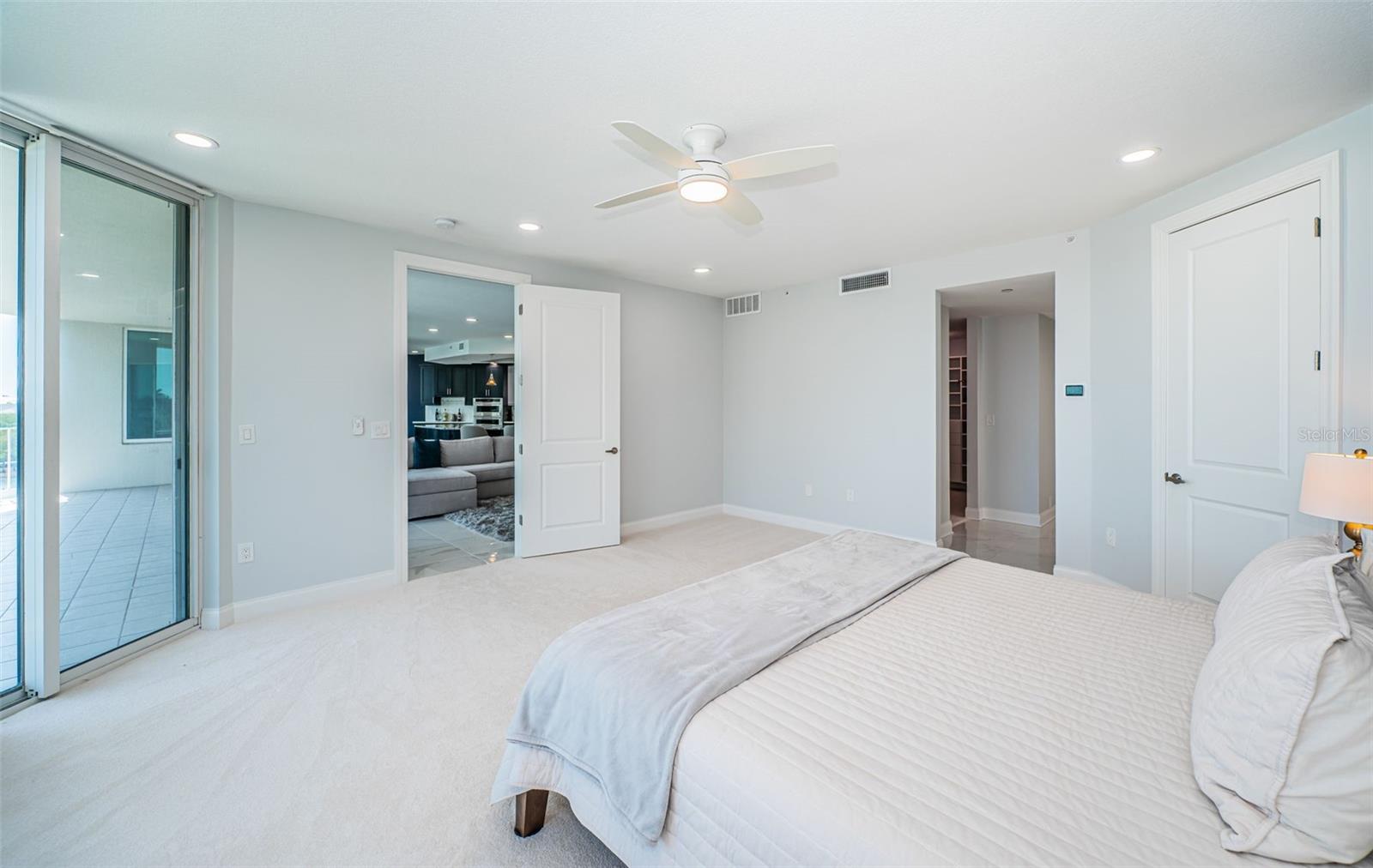 1 SEASIDE LN #302, BELLEAIR, FL, 33756