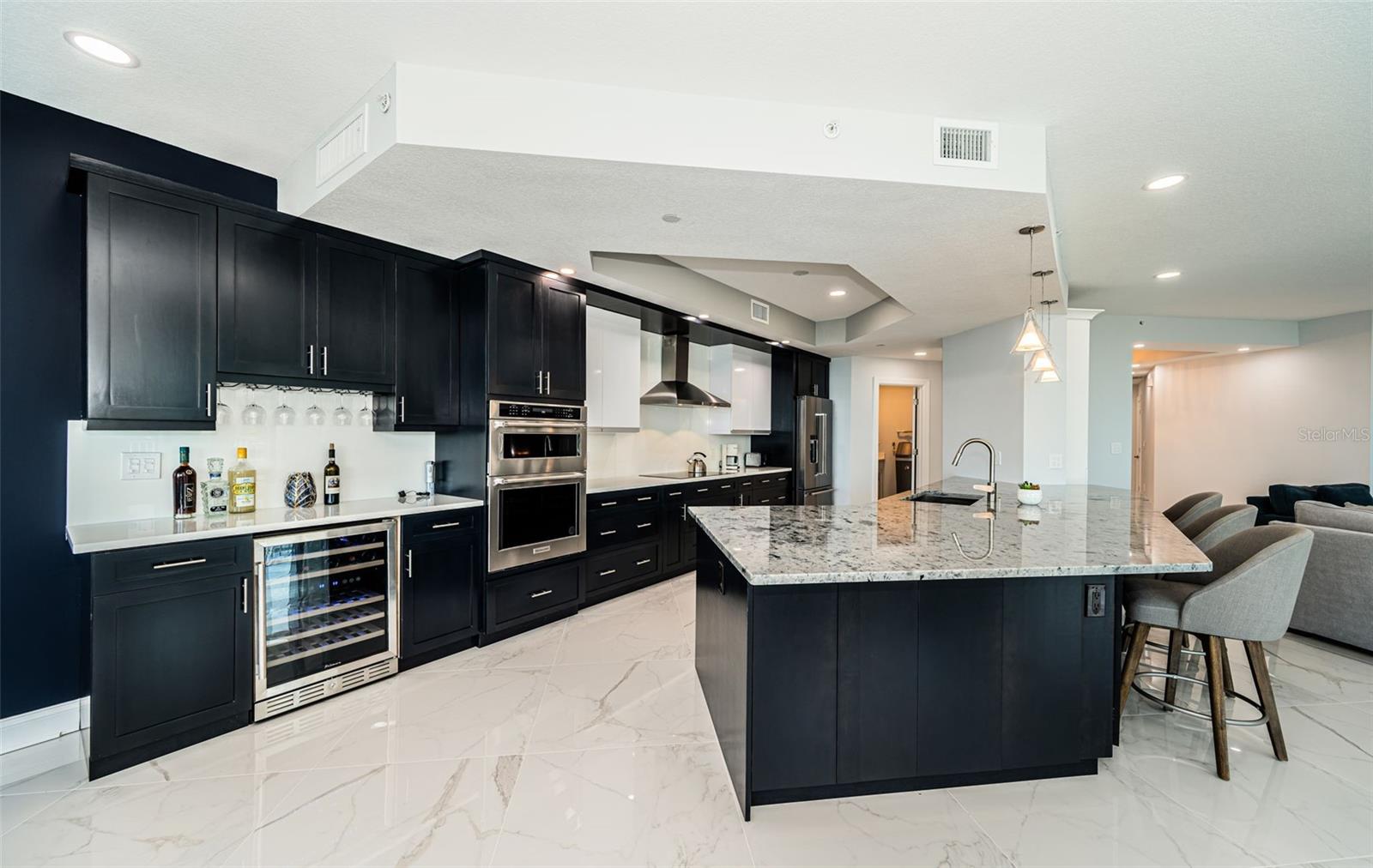 1 SEASIDE LN #302, BELLEAIR, FL, 33756