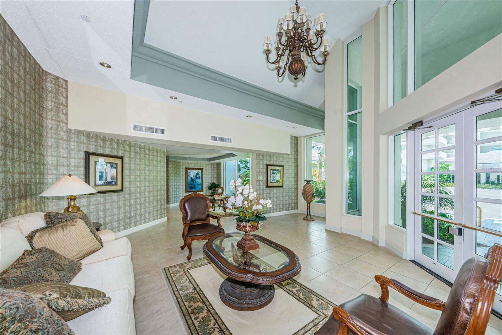 1 SEASIDE LN #302, BELLEAIR, FL, 33756