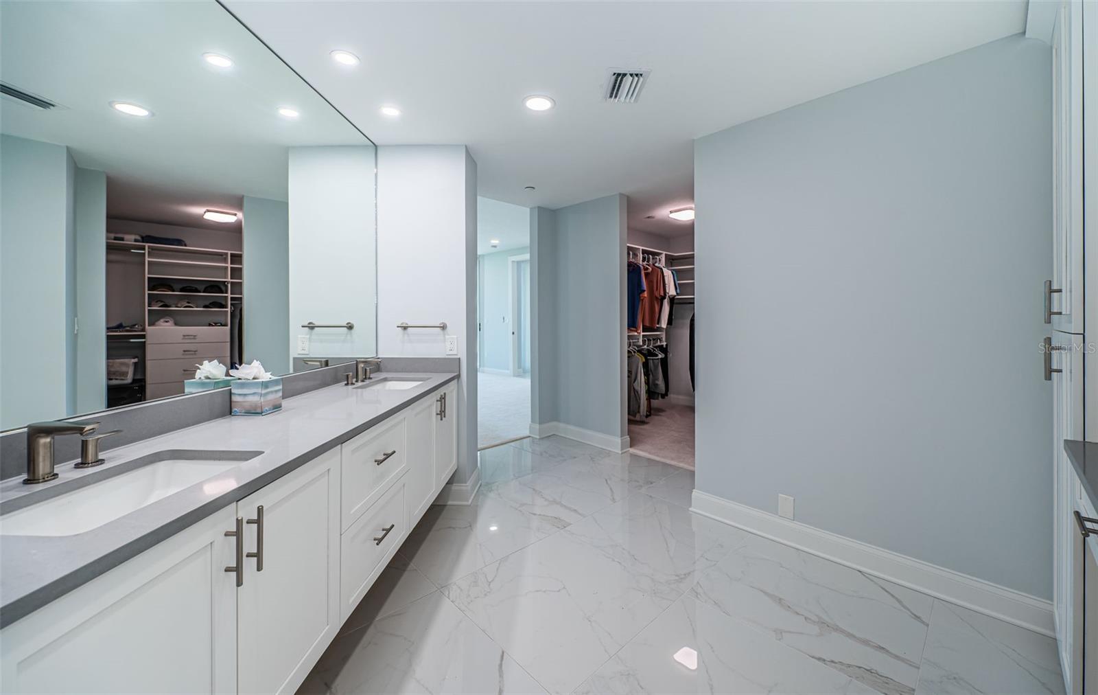 1 SEASIDE LN #302, BELLEAIR, FL, 33756