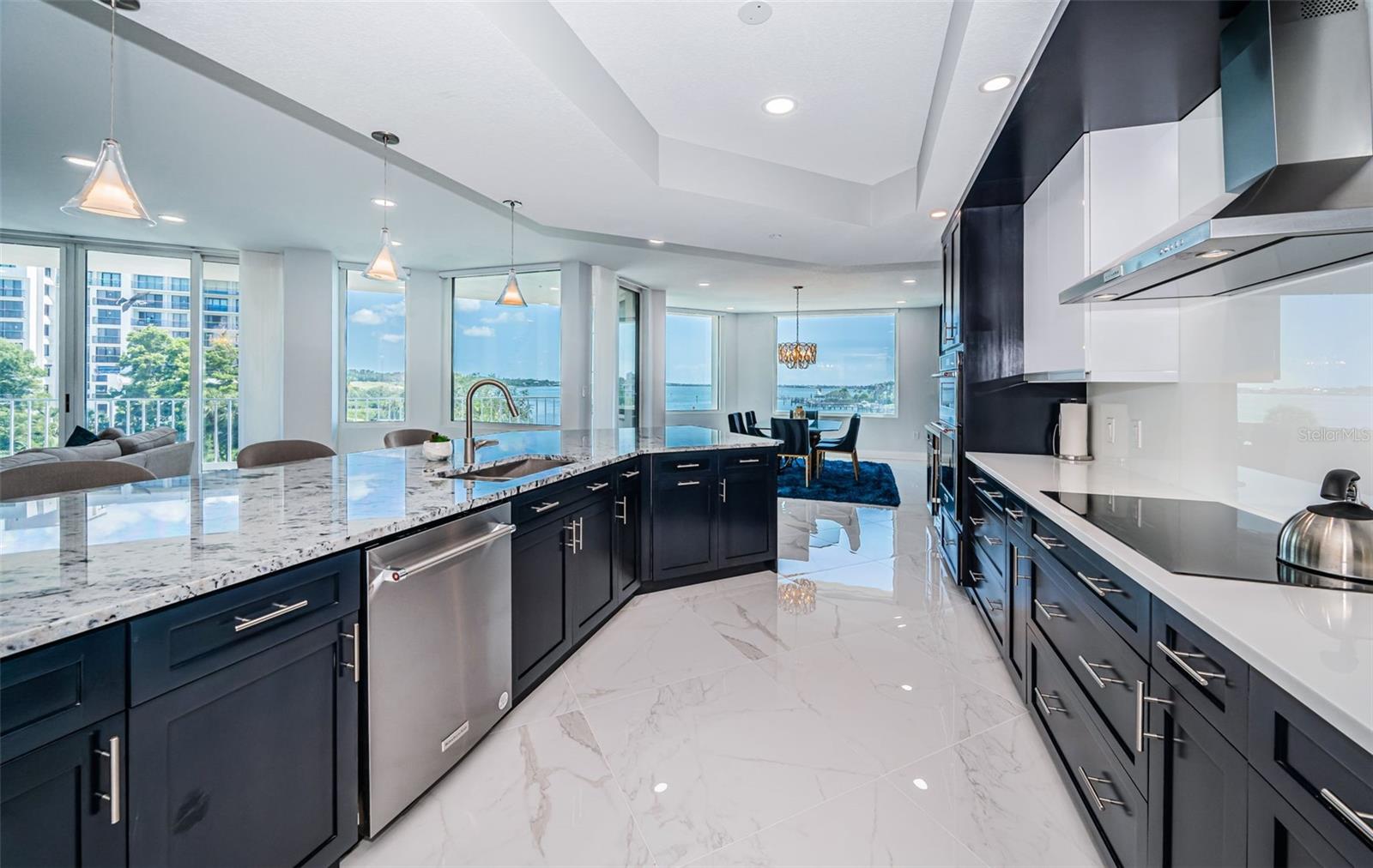 1 SEASIDE LN #302, BELLEAIR, FL, 33756