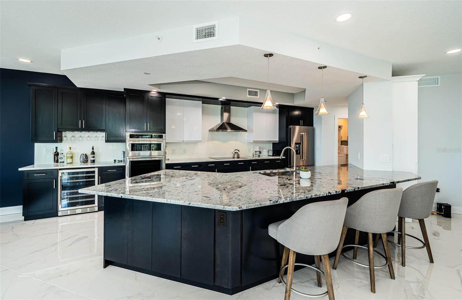 1 SEASIDE LN #302, BELLEAIR, FL, 33756