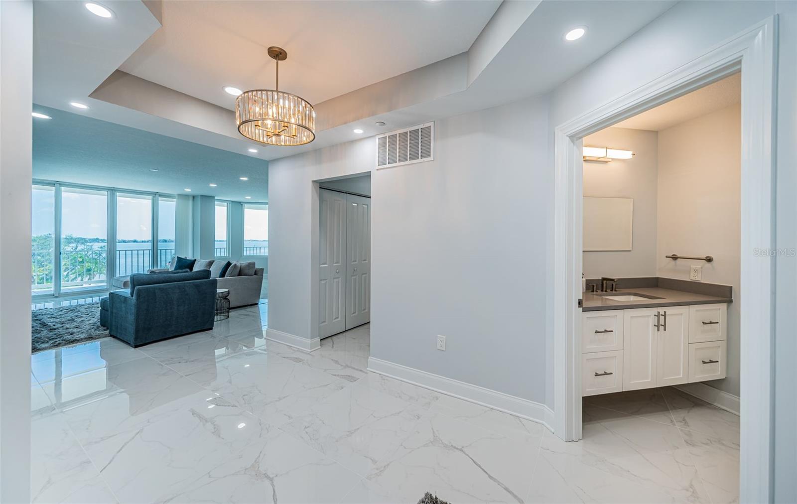 1 SEASIDE LN #302, BELLEAIR, FL, 33756