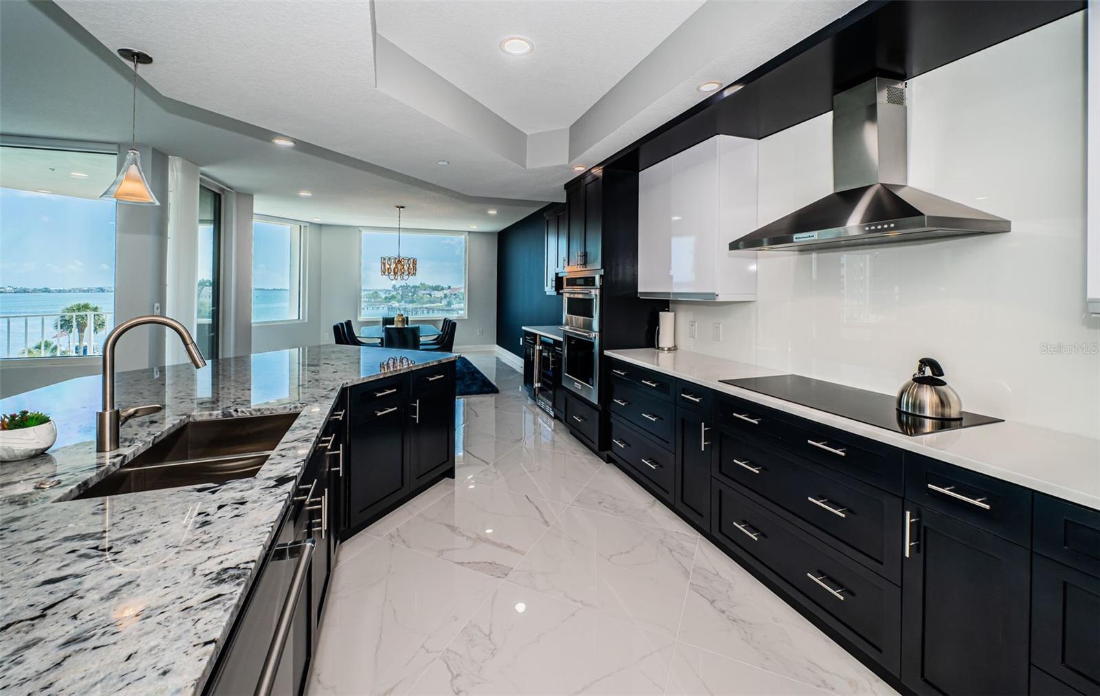 1 SEASIDE LN #302, BELLEAIR, FL, 33756