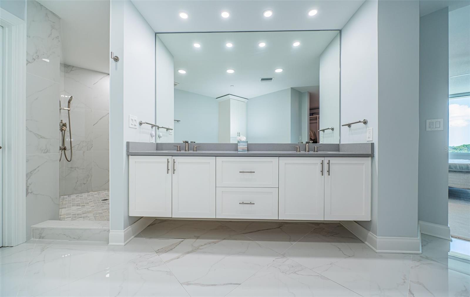 1 SEASIDE LN #302, BELLEAIR, FL, 33756