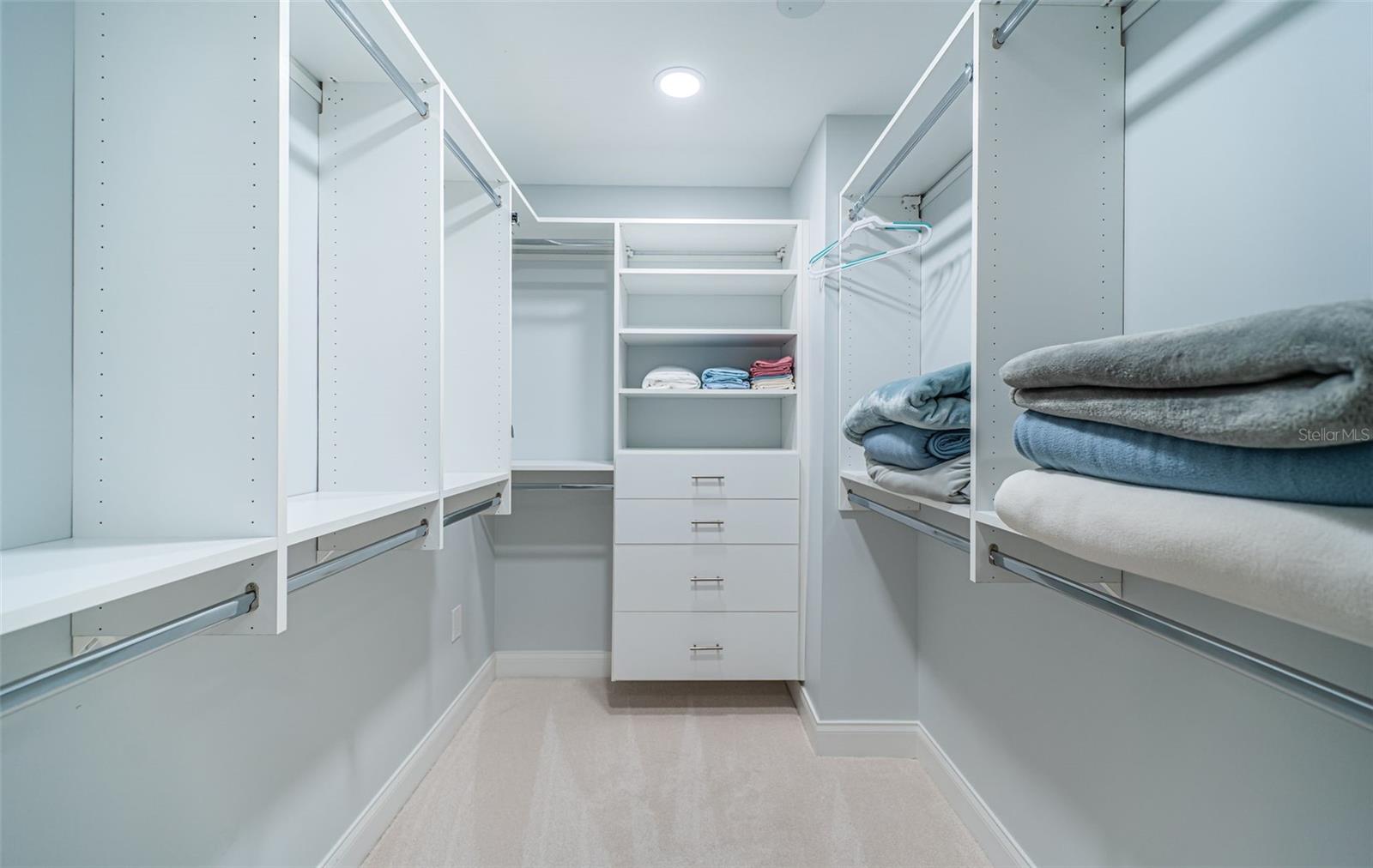 1 SEASIDE LN #302, BELLEAIR, FL, 33756