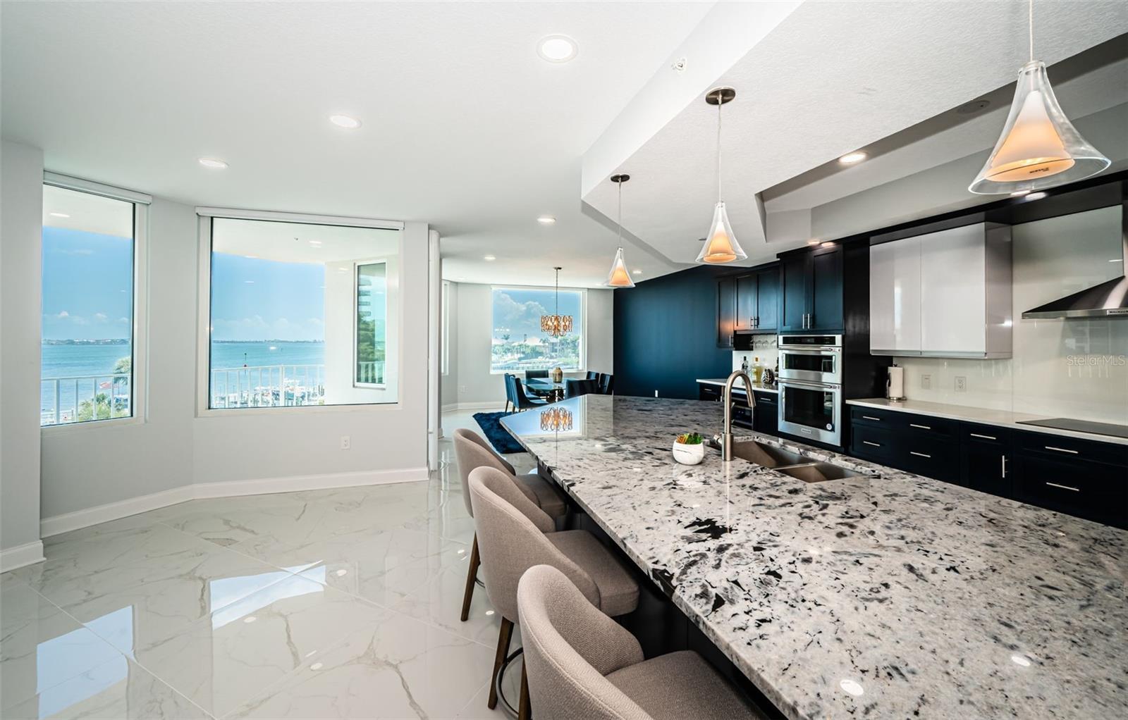 1 SEASIDE LN #302, BELLEAIR, FL, 33756