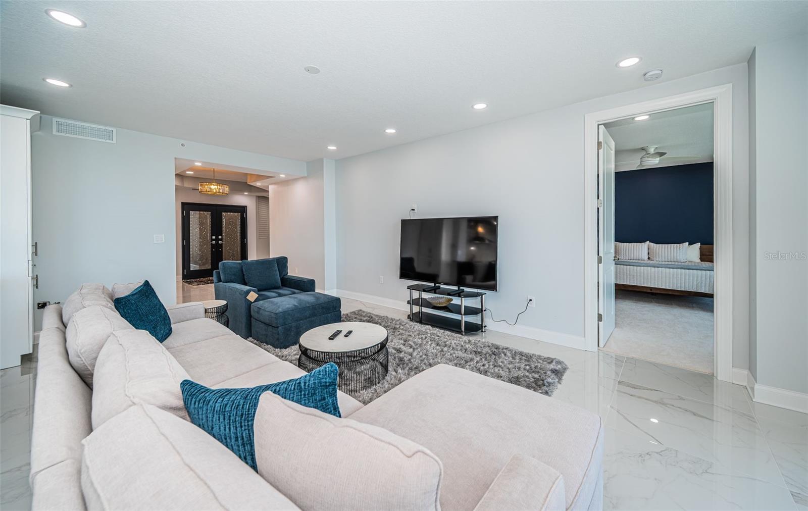 1 SEASIDE LN #302, BELLEAIR, FL, 33756