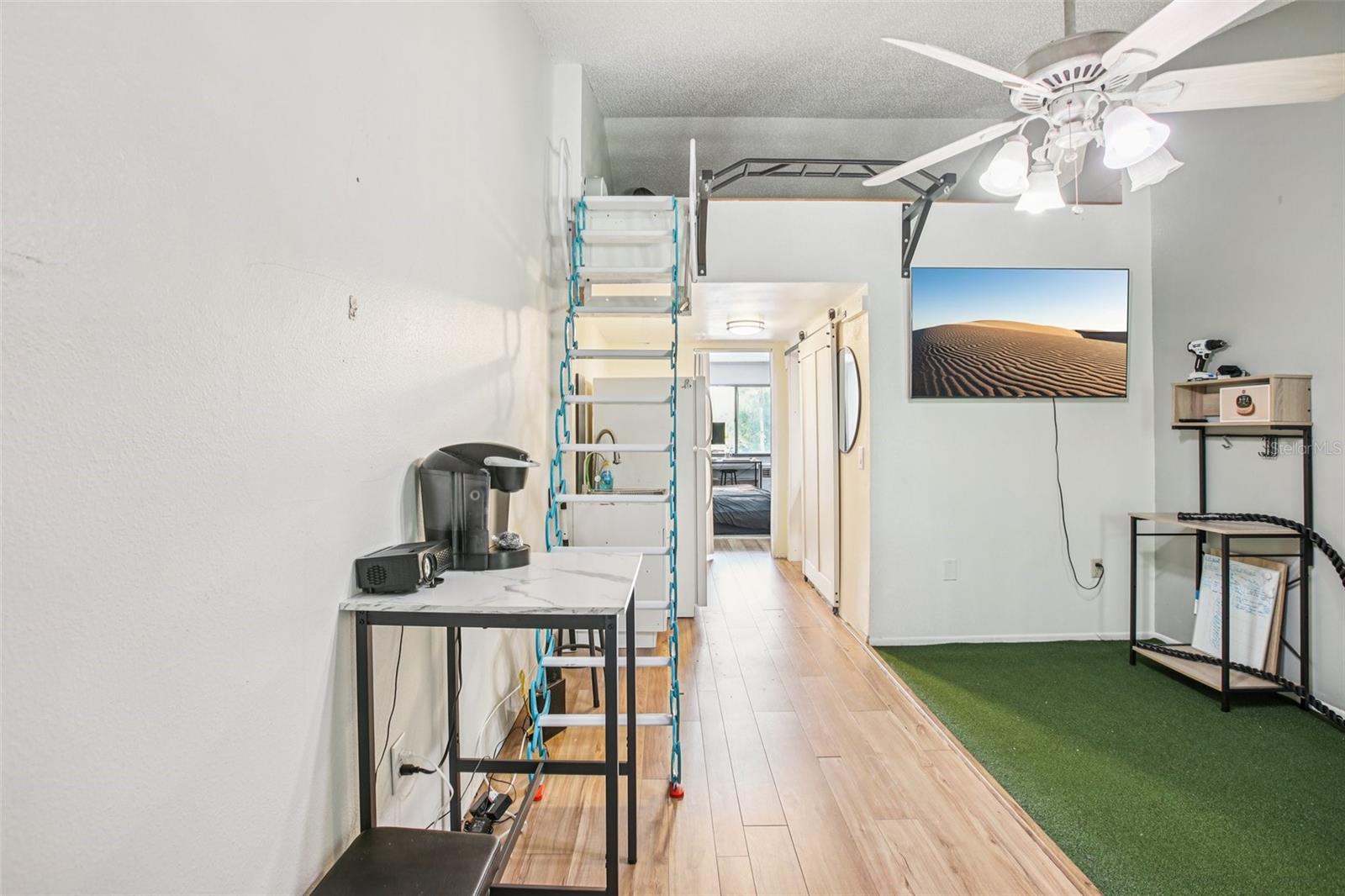 TB8393455 Property Photo