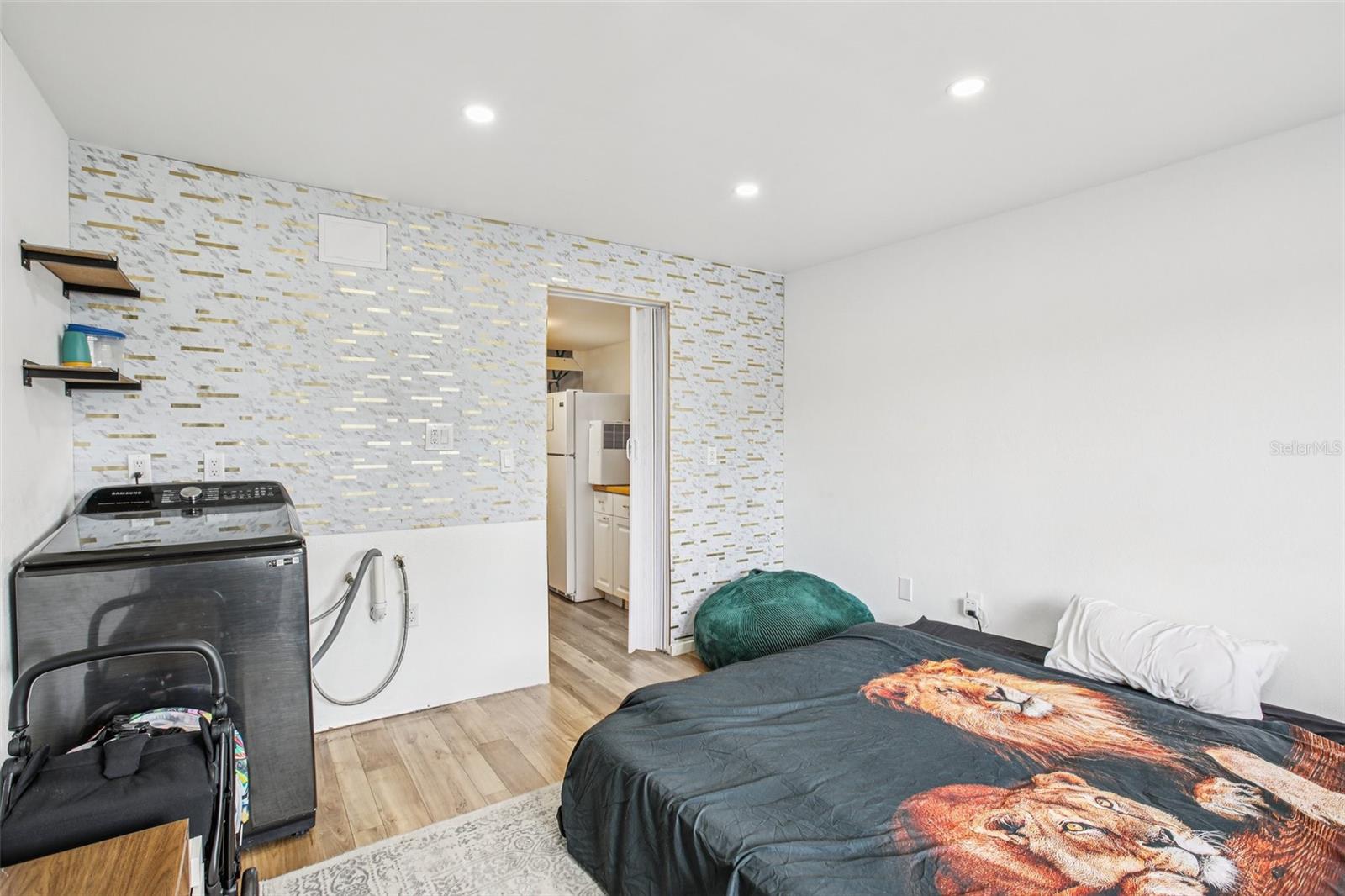 TB8393455 Property Photo