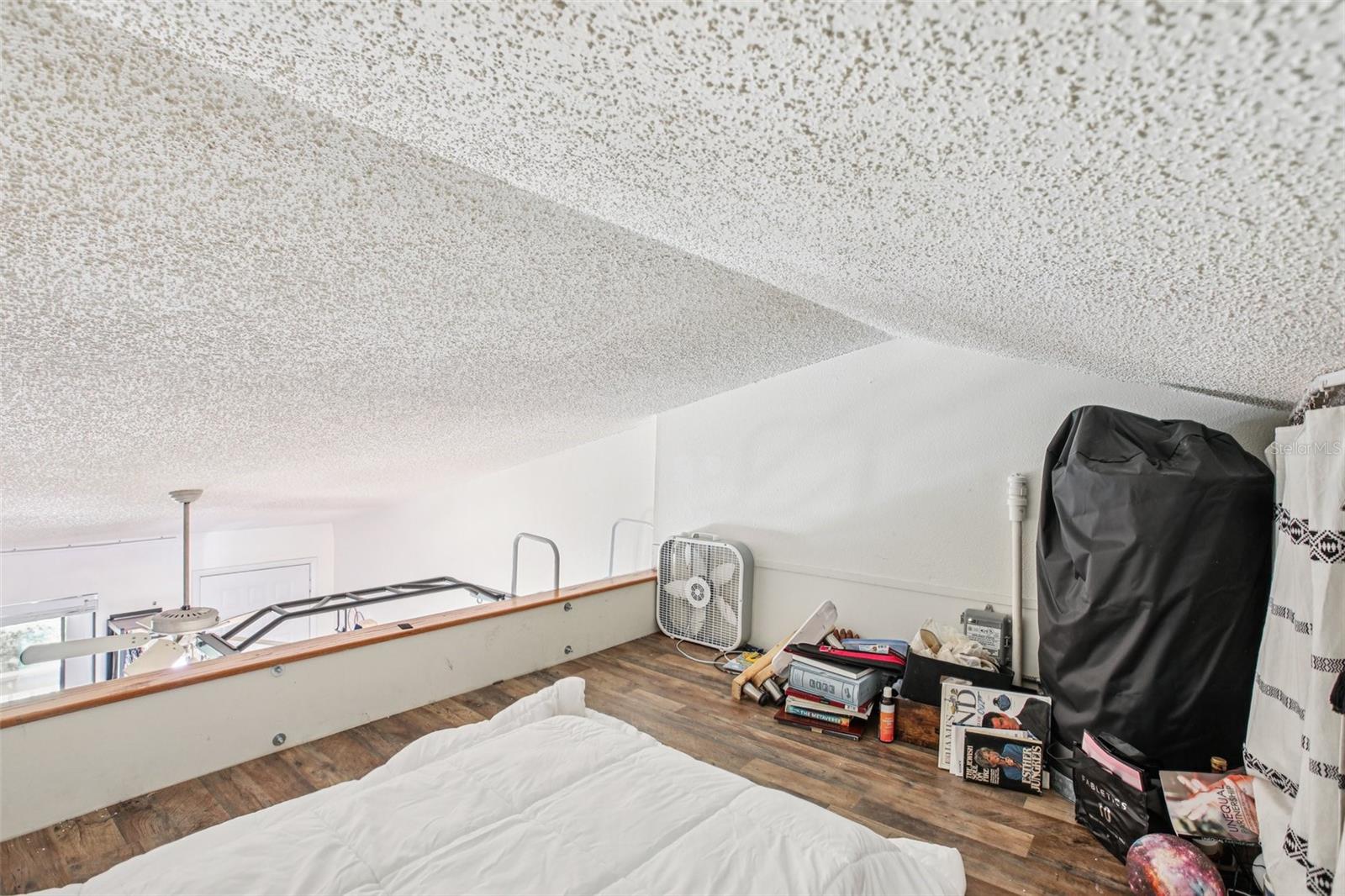 TB8393455 Property Photo