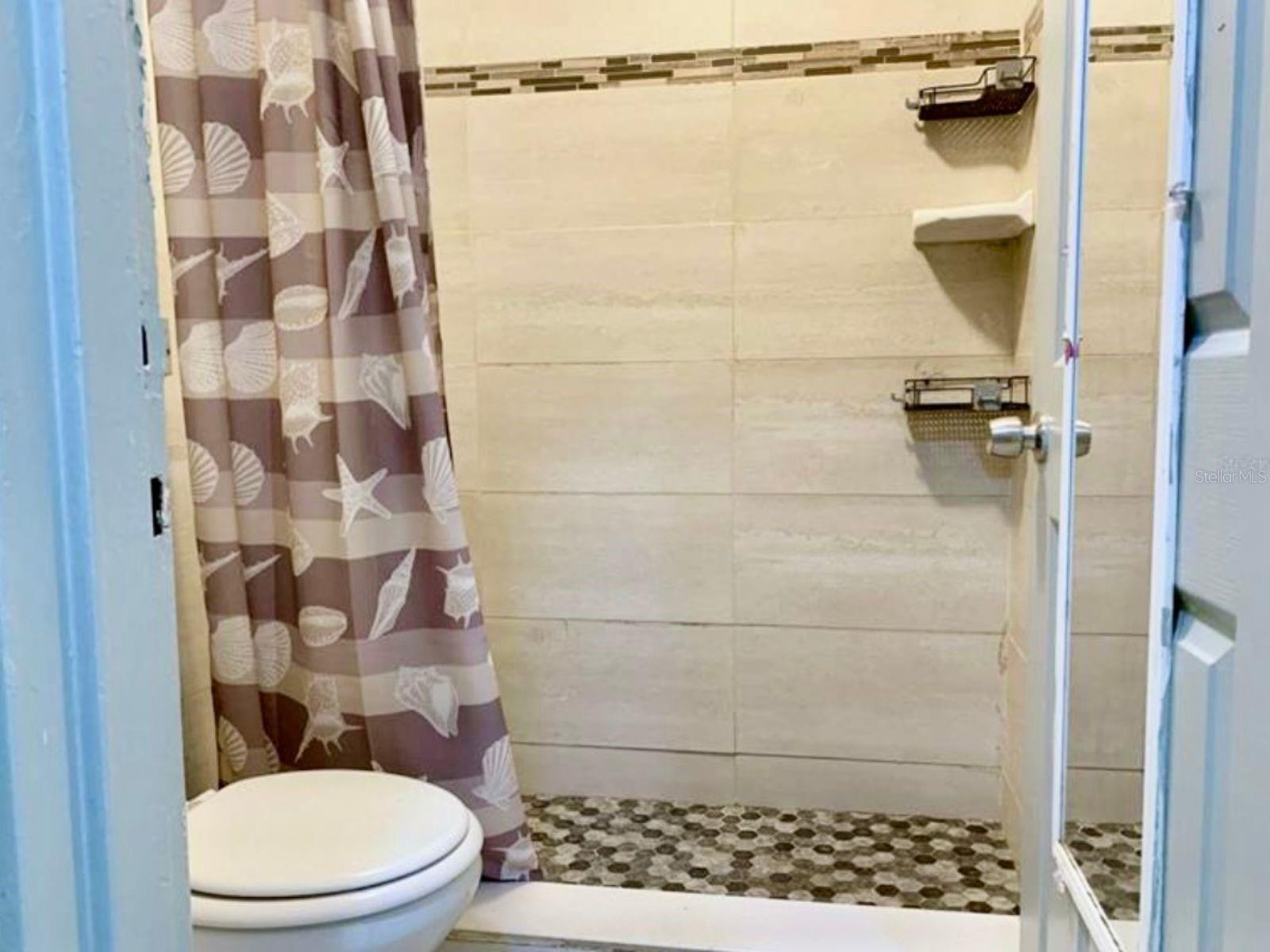 O6315426 Property Photo