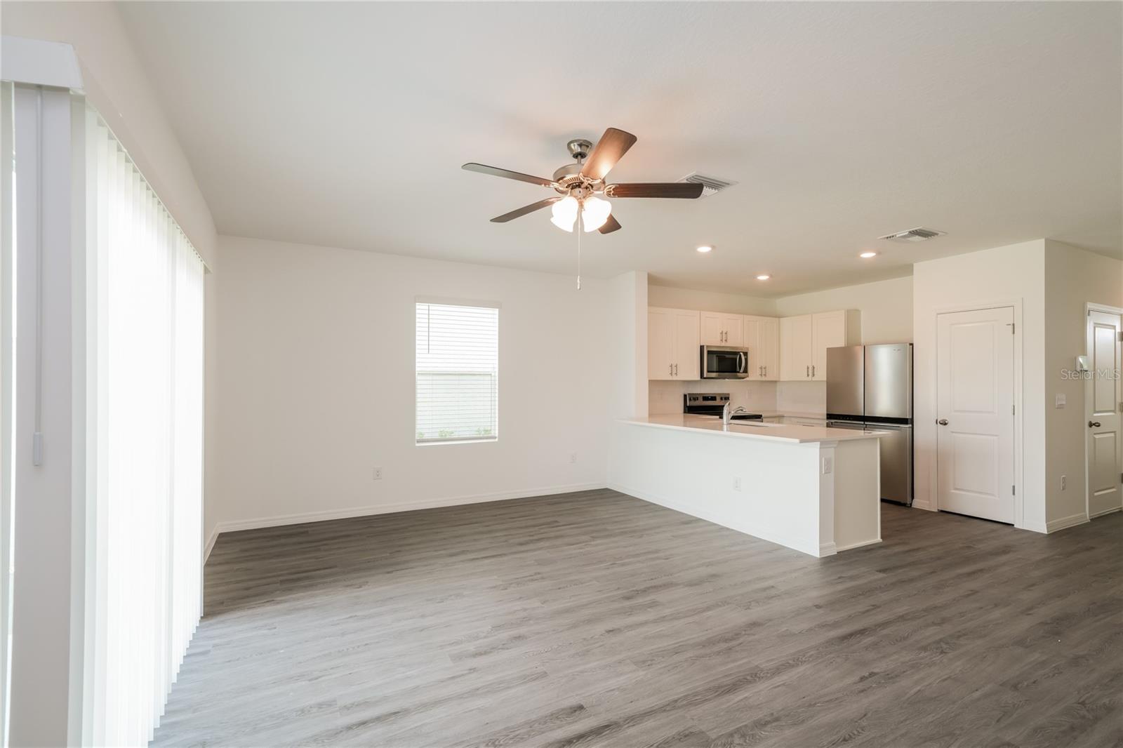 8498 LOFTY TIMBER WAY, WESLEY CHAPEL, FL, 33545