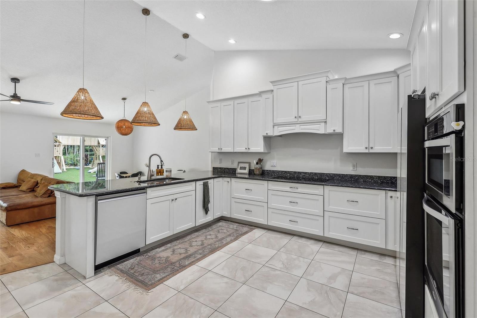 33943 E LAKE JOANNA DR, EUSTIS, FL, 32736