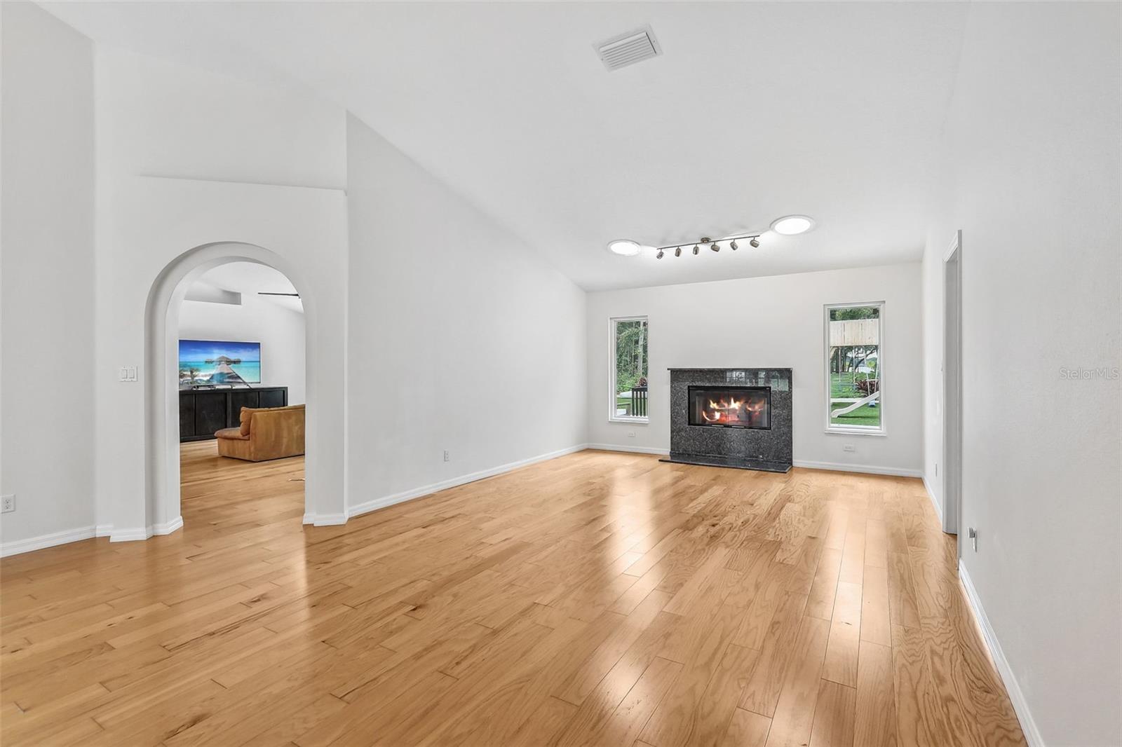 33943 E LAKE JOANNA DR, EUSTIS, FL, 32736