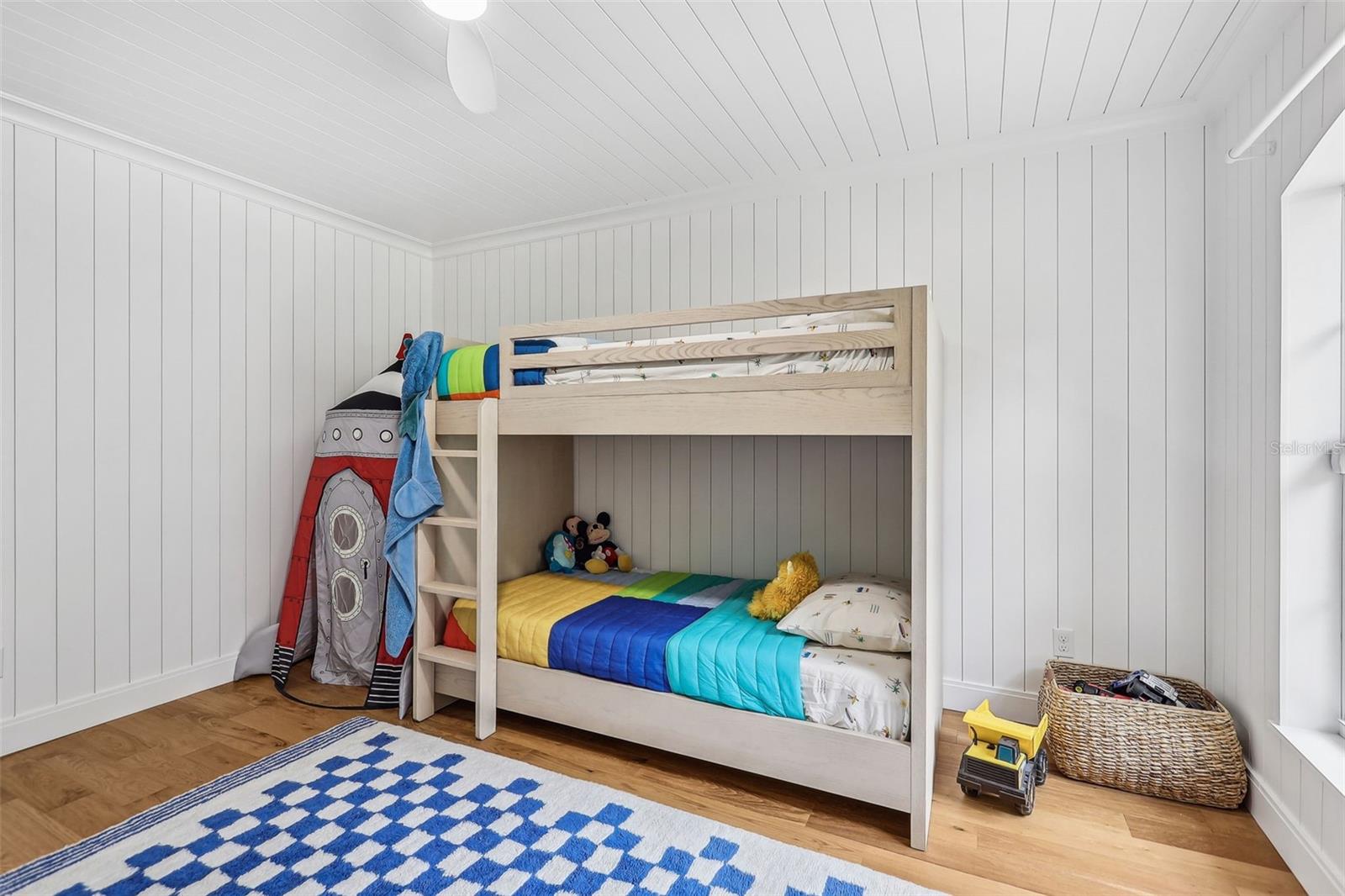 33943 E LAKE JOANNA DR, EUSTIS, FL, 32736