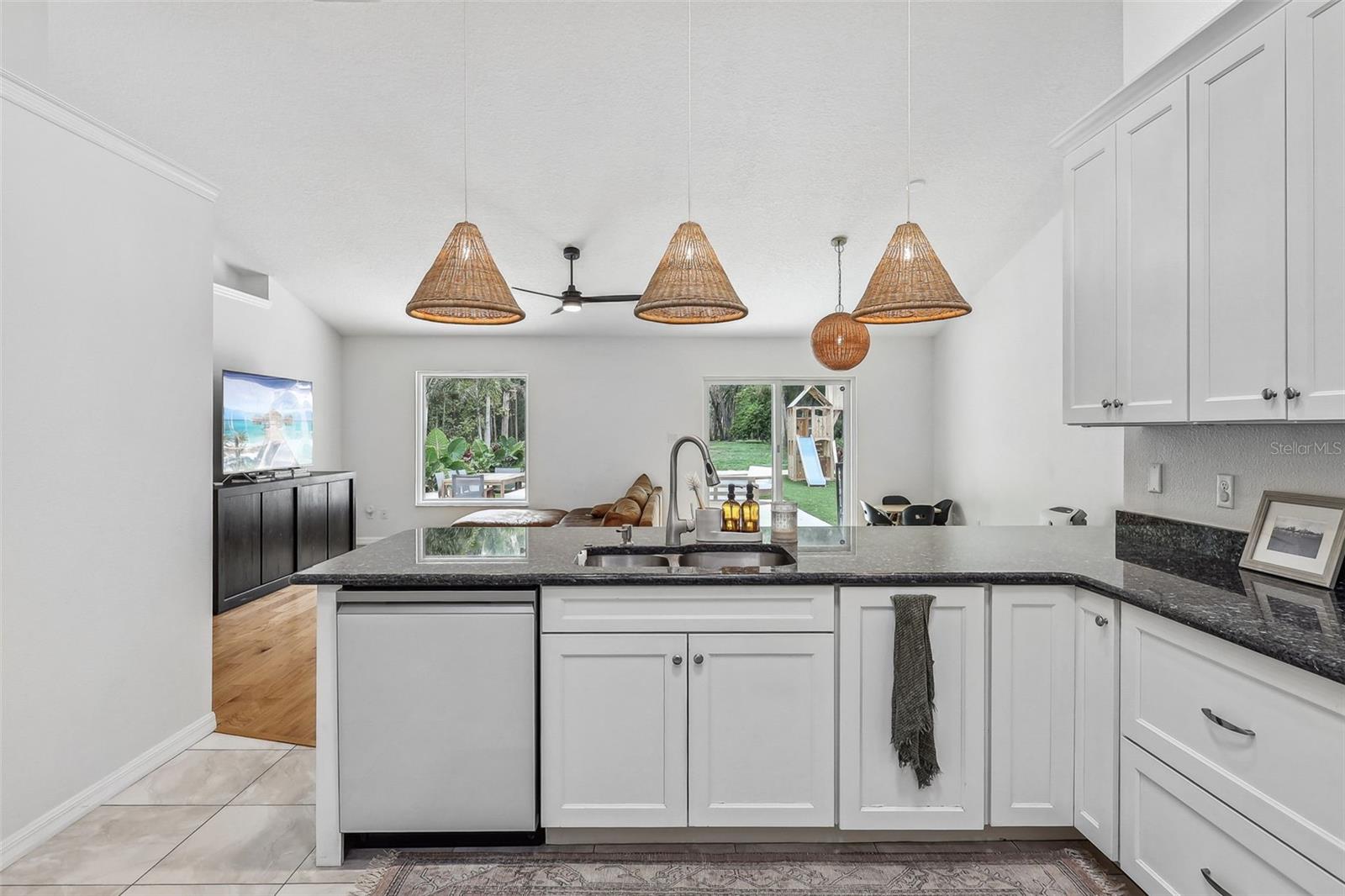 33943 E LAKE JOANNA DR, EUSTIS, FL, 32736