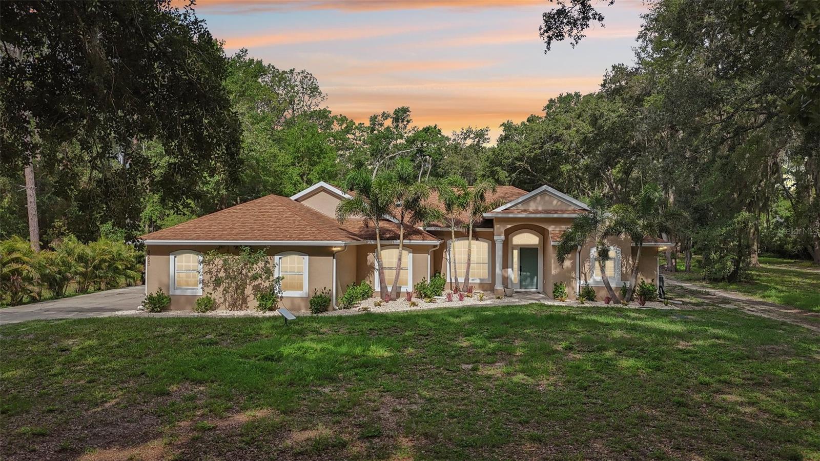 33943 E LAKE JOANNA DR, EUSTIS, FL, 32736