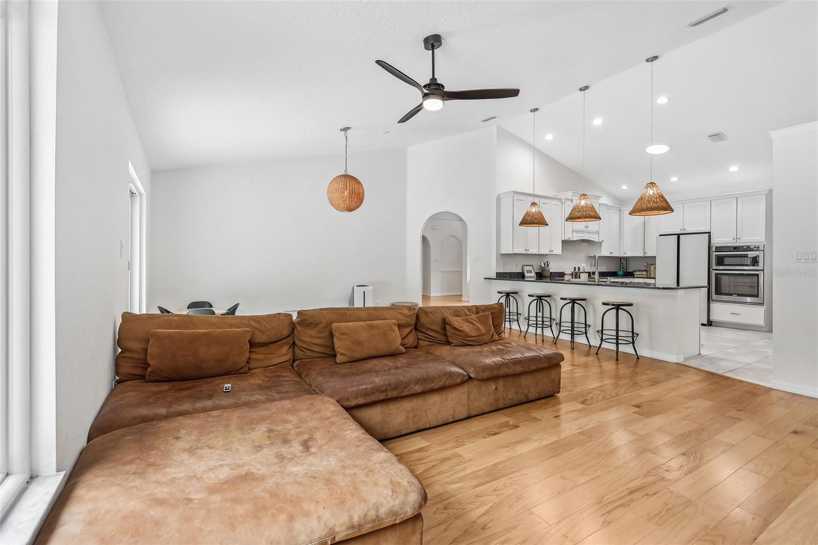 33943 E LAKE JOANNA DR, EUSTIS, FL, 32736