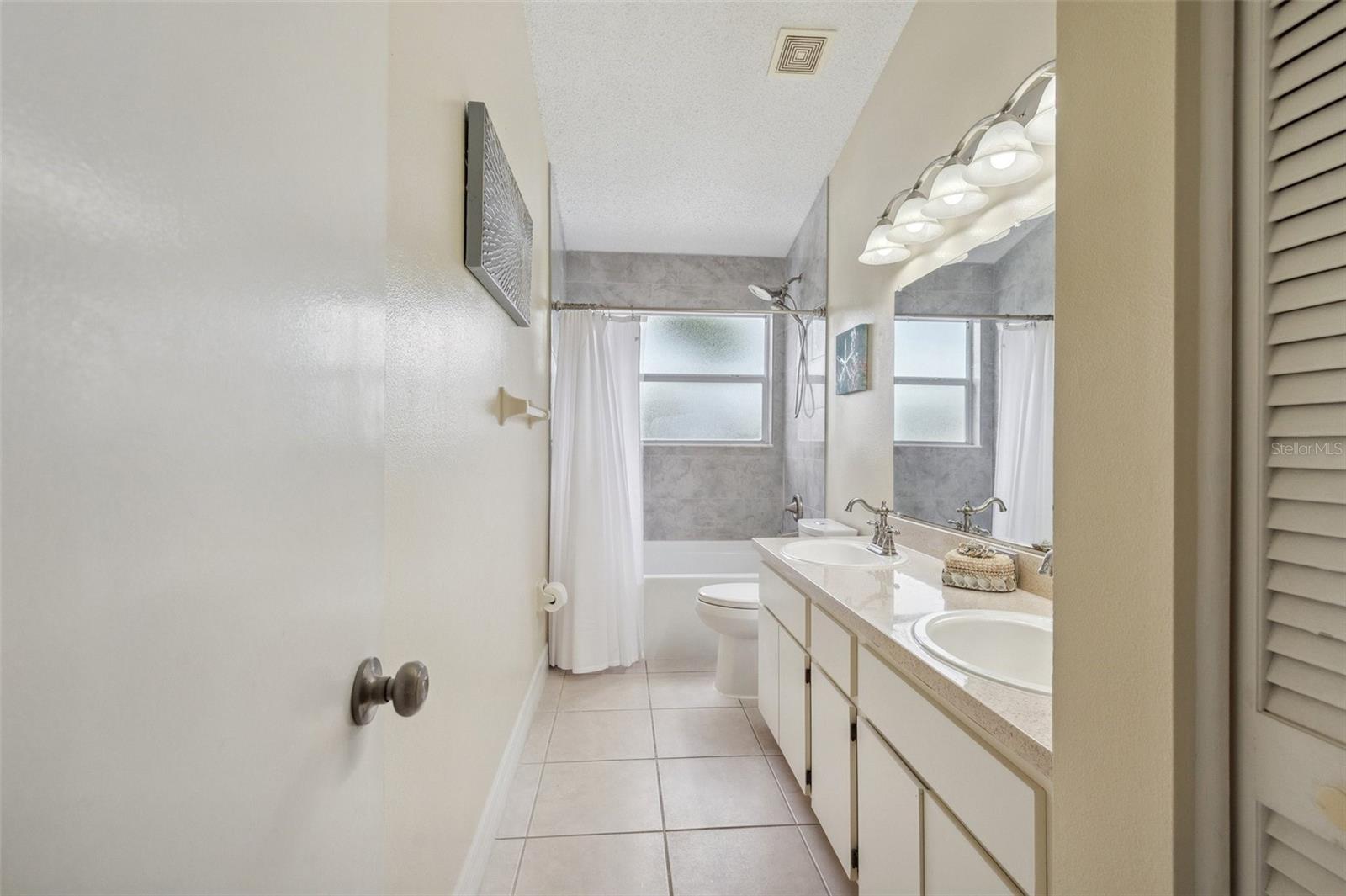 27133 SEA BREEZE WAY, WESLEY CHAPEL, FL, 33544