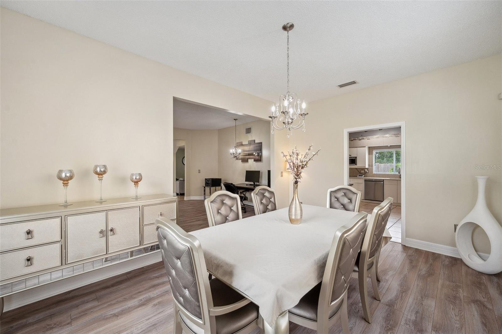 27133 SEA BREEZE WAY, WESLEY CHAPEL, FL, 33544