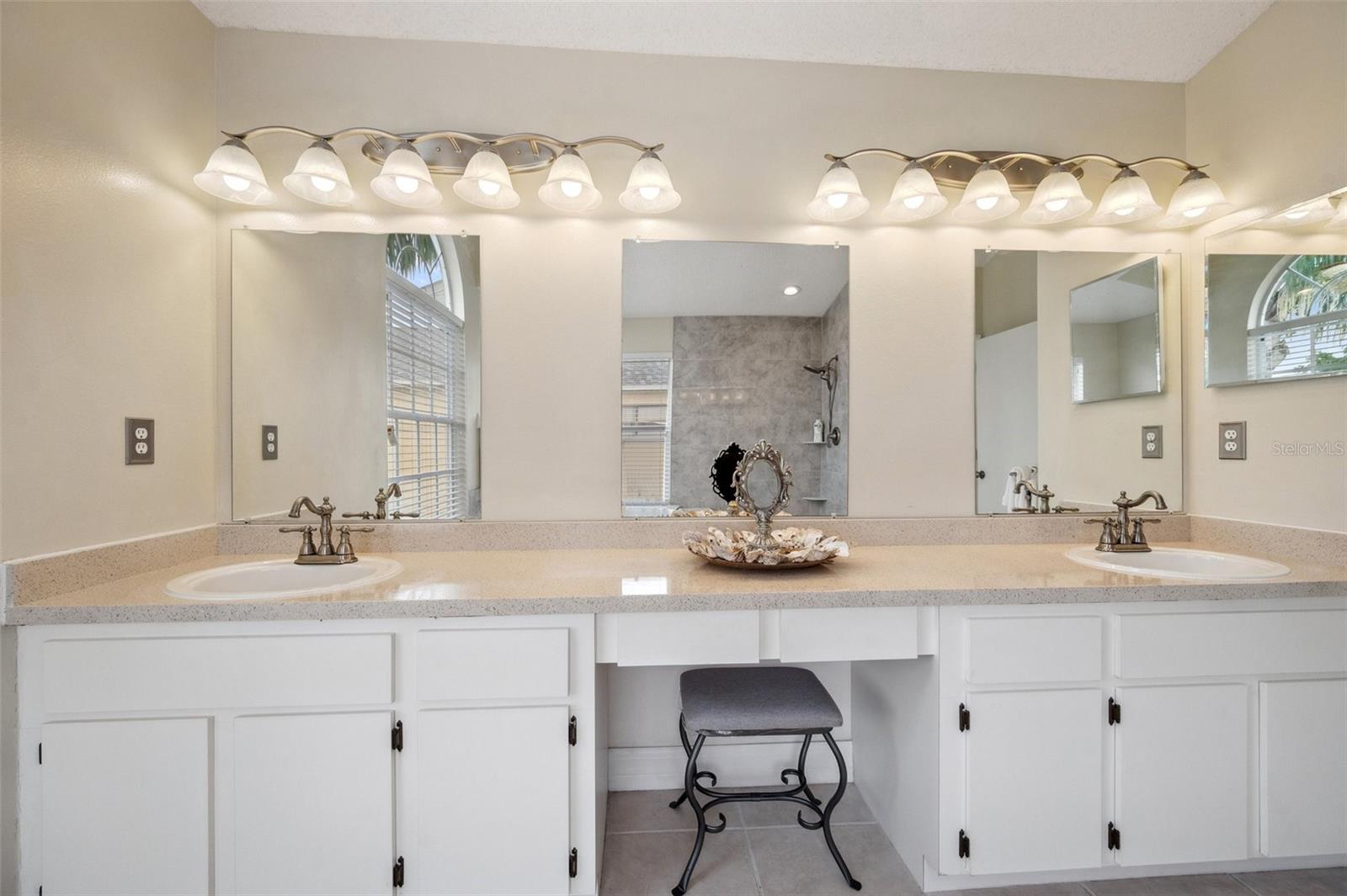 27133 SEA BREEZE WAY, WESLEY CHAPEL, FL, 33544