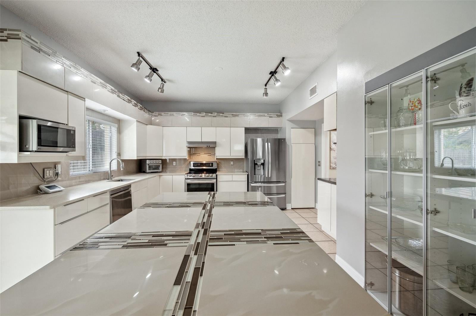 27133 SEA BREEZE WAY, WESLEY CHAPEL, FL, 33544