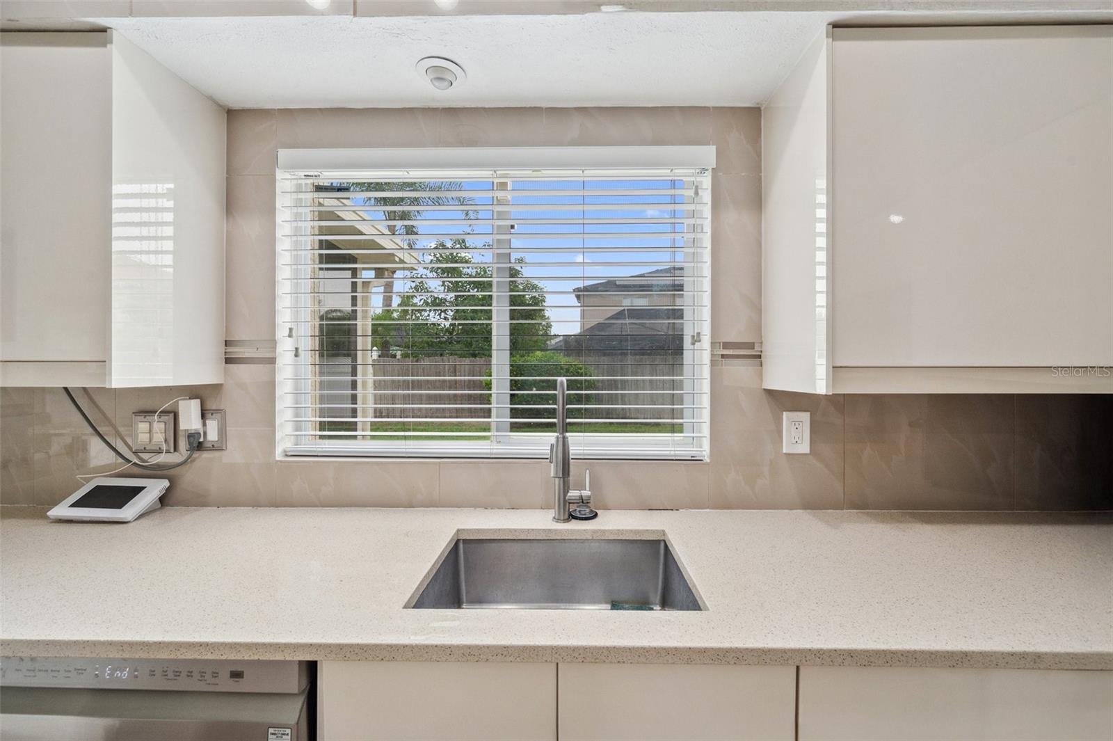 27133 SEA BREEZE WAY, WESLEY CHAPEL, FL, 33544