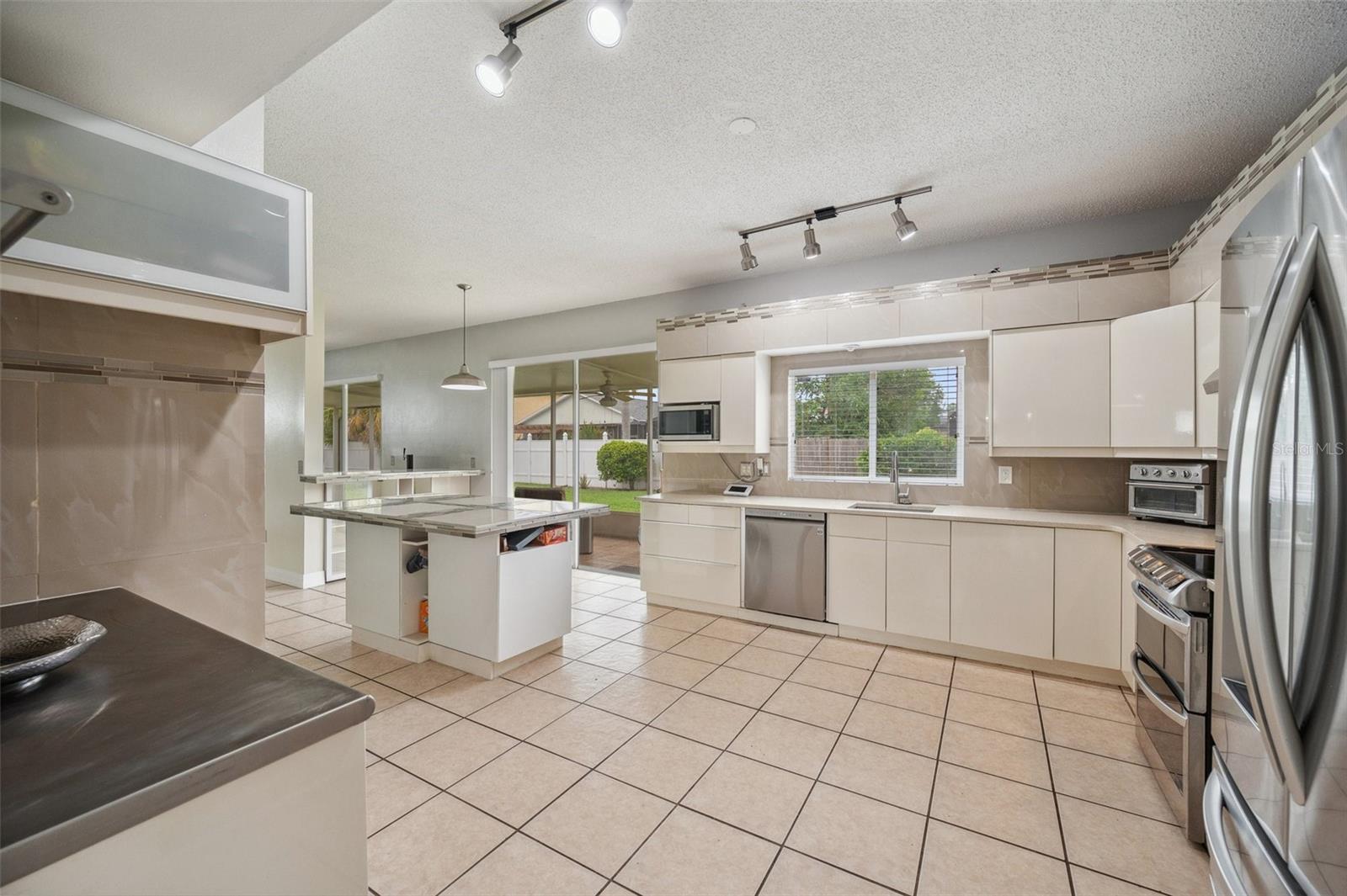 27133 SEA BREEZE WAY, WESLEY CHAPEL, FL, 33544