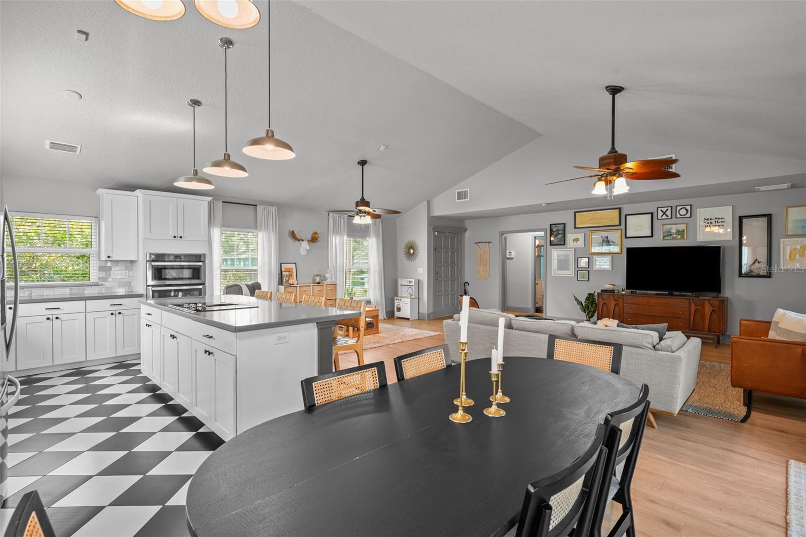 3315 W HAWTHORNE RD, TAMPA, FL, 33611