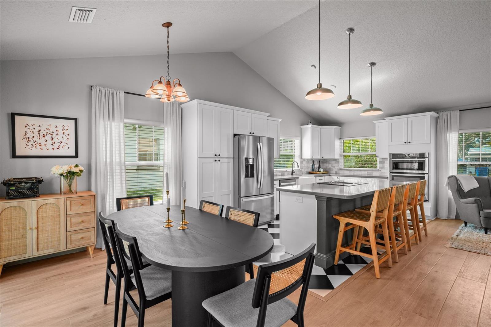 3315 W HAWTHORNE RD, TAMPA, FL, 33611