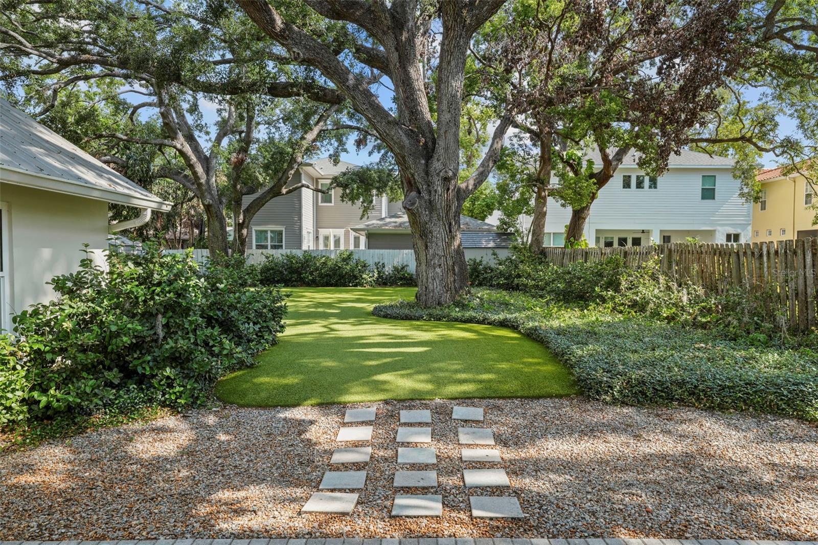 3315 W HAWTHORNE RD, TAMPA, FL, 33611